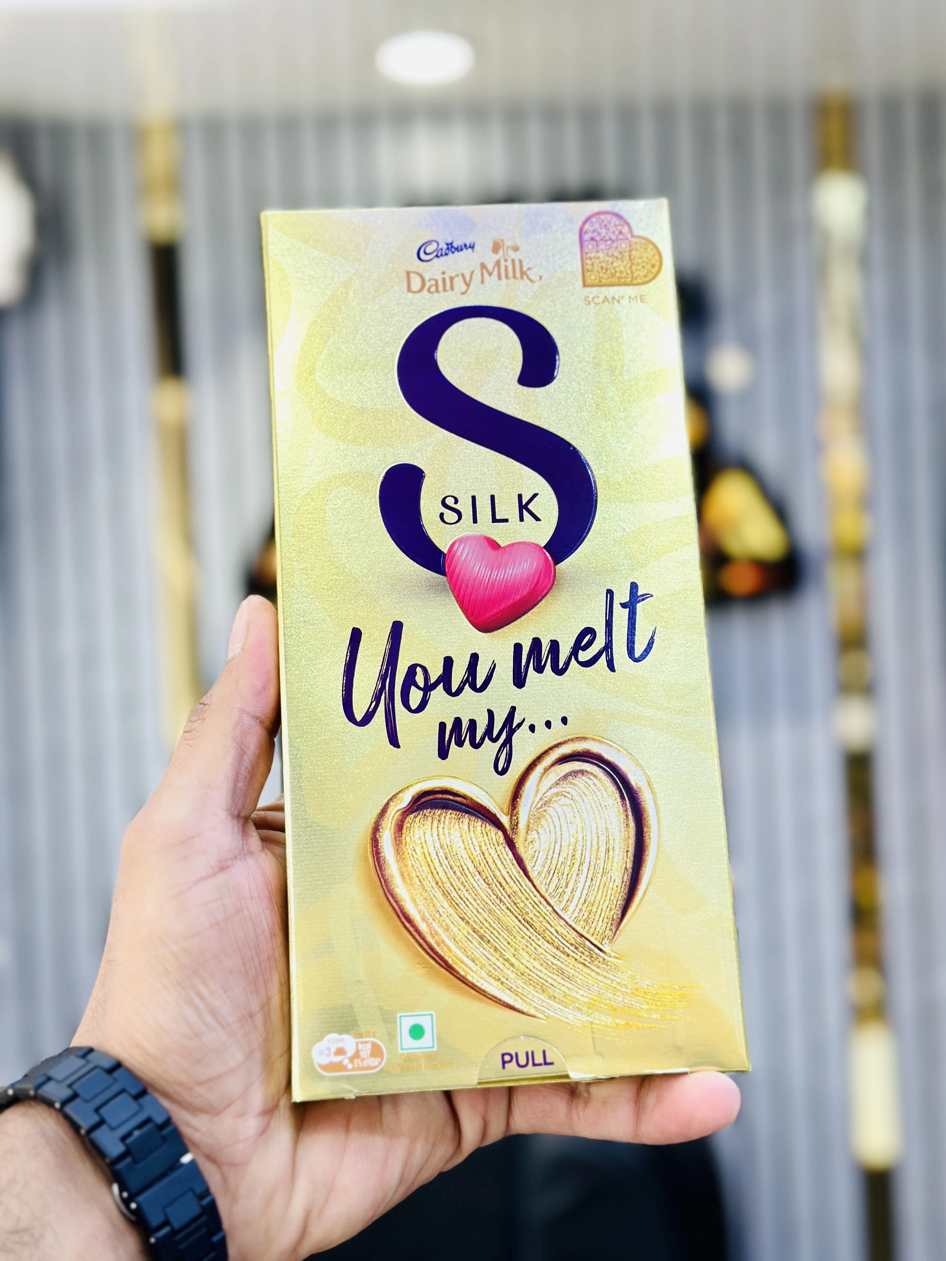 Cadbury Dairy Milk Silk Heart Blush chocolate bar.