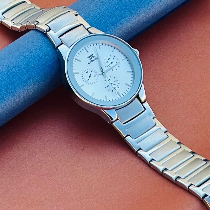 Silver design analog watch For man’s