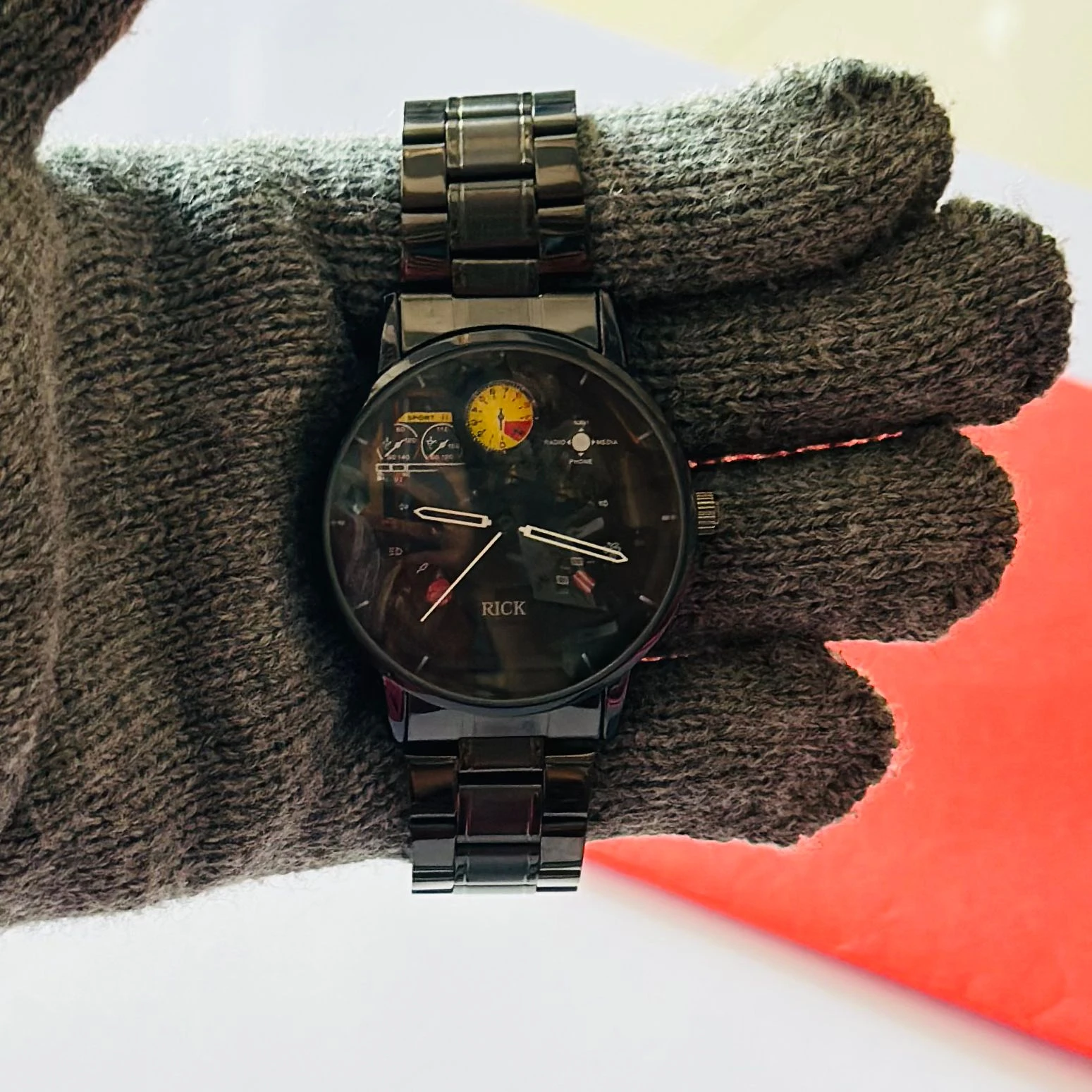 Spinning Wheel analog men's watch