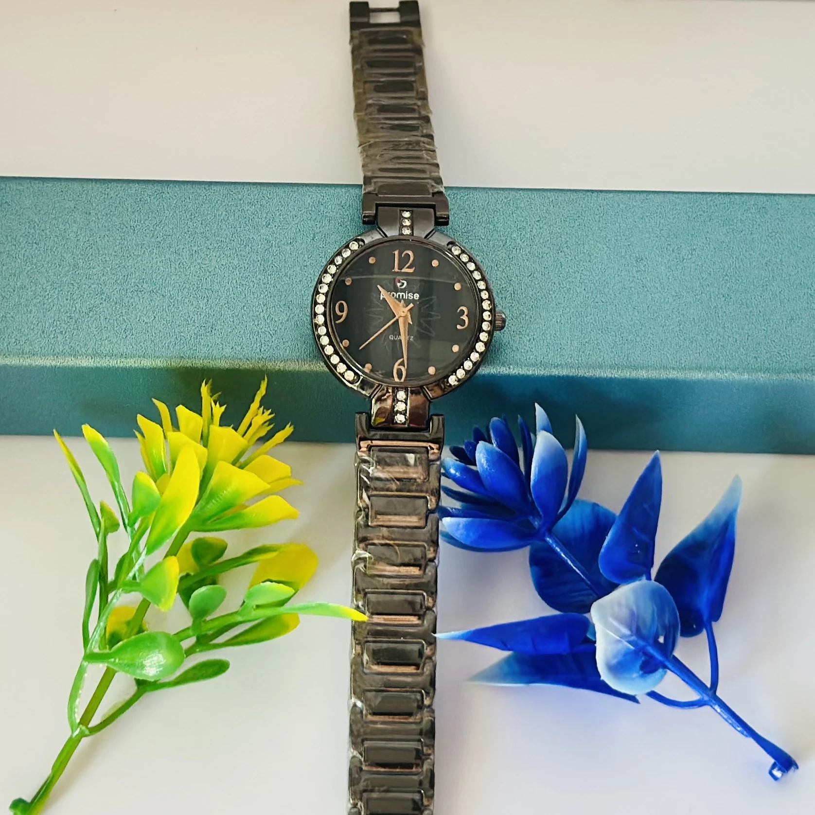 Quartz women's watch