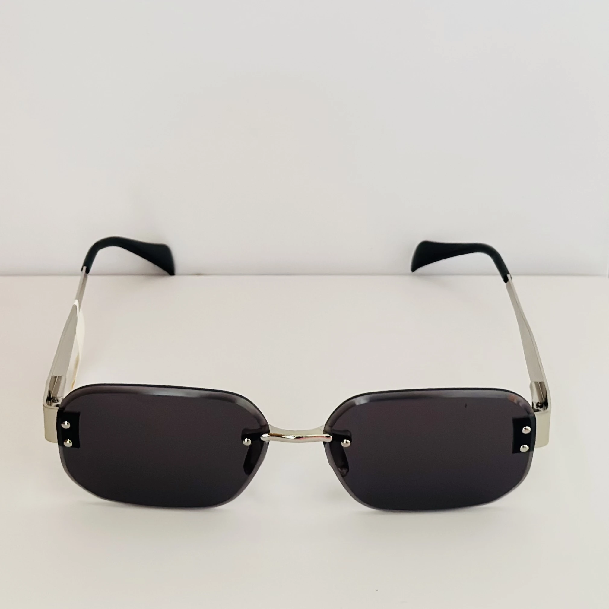 Rimless rectangular sunglasses
