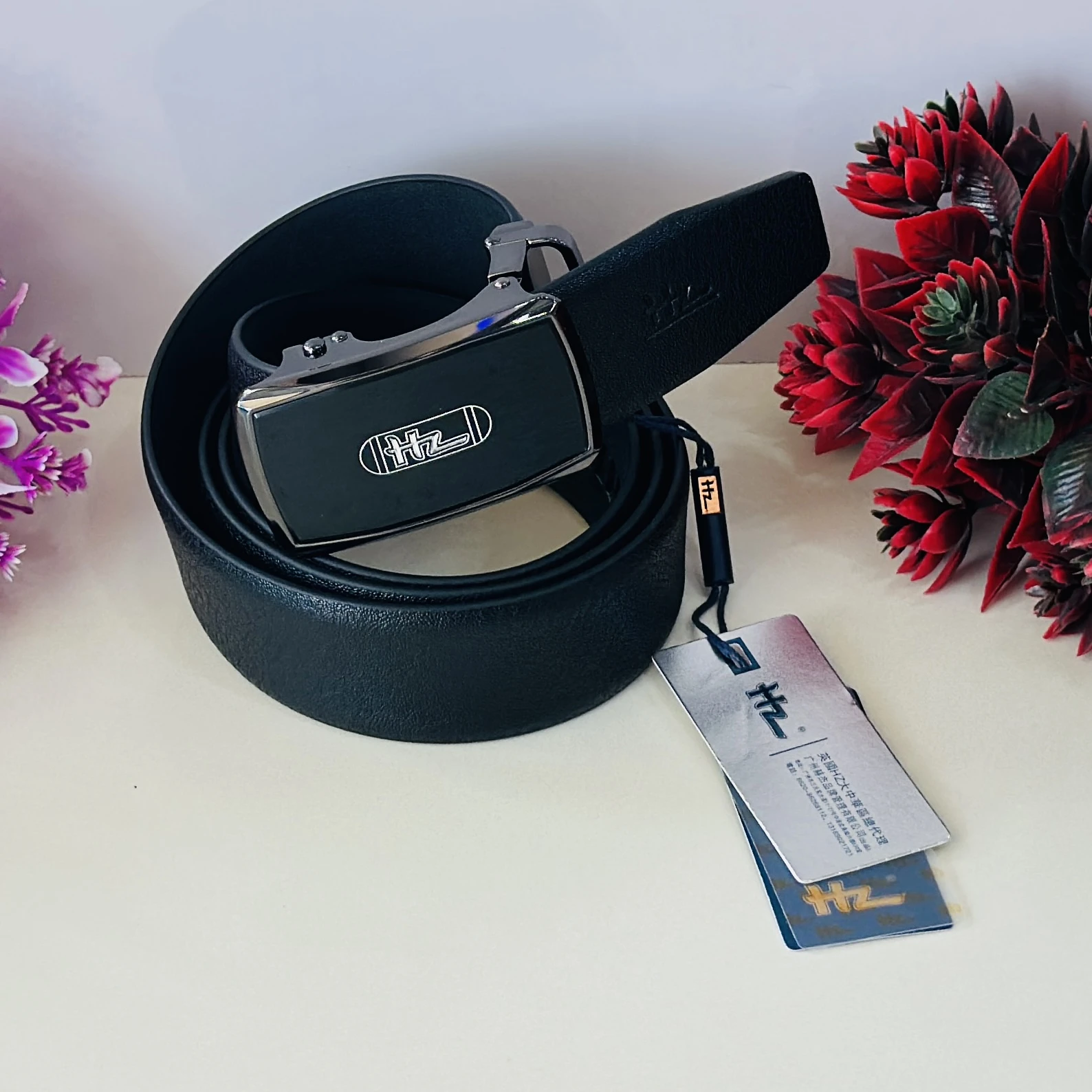 Black leather auto-lock buckle belt