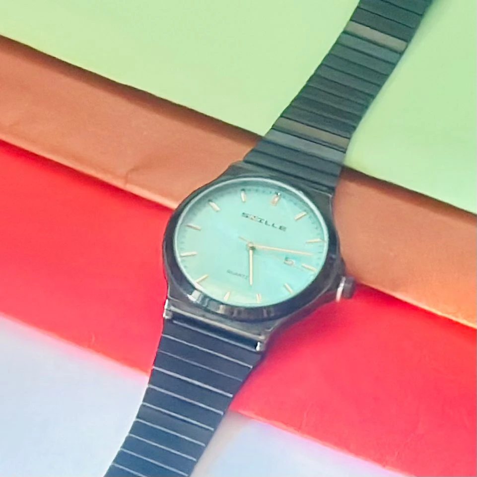 SNILLE Premium Quartz analog watch
