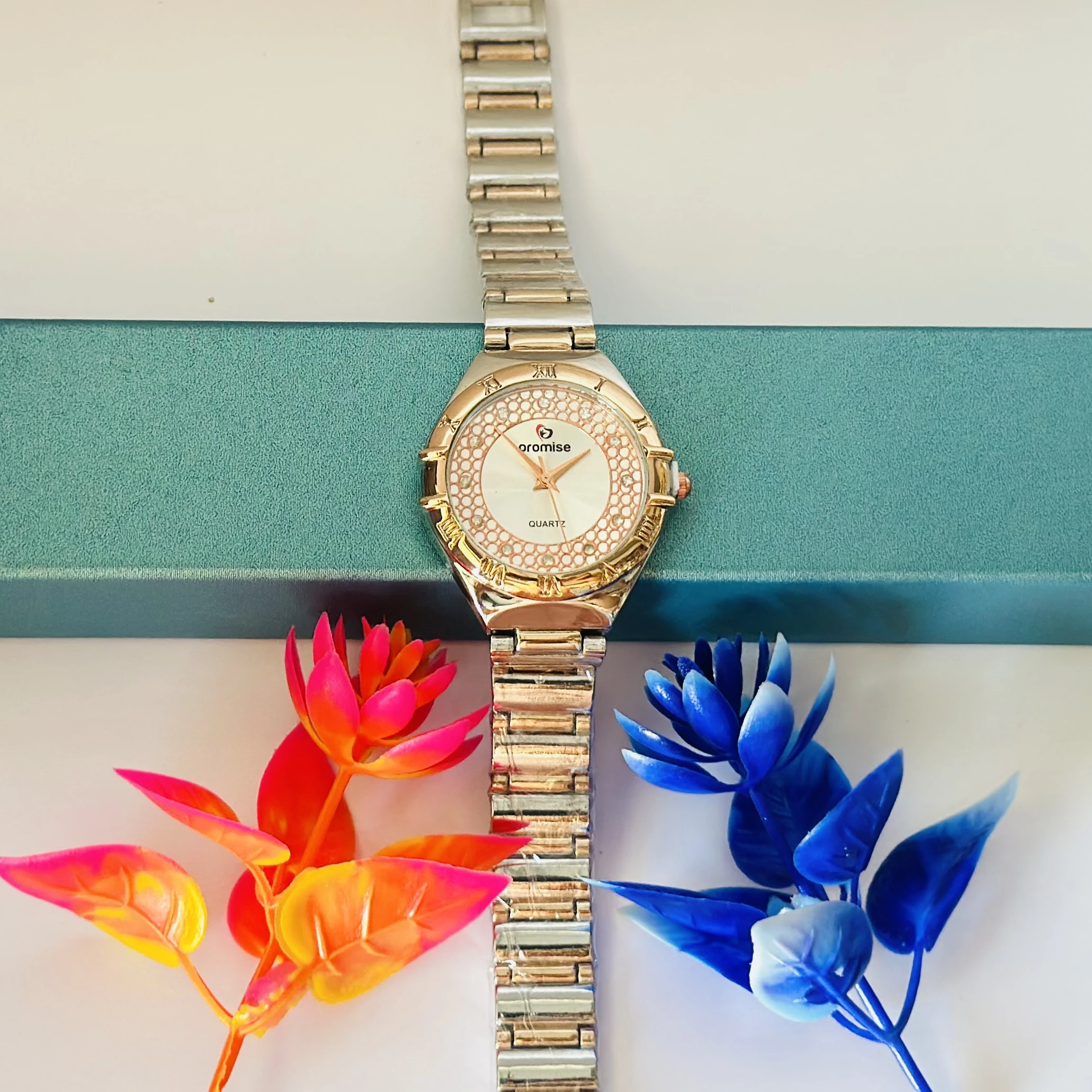 Women’s two-tone metal quartz watch