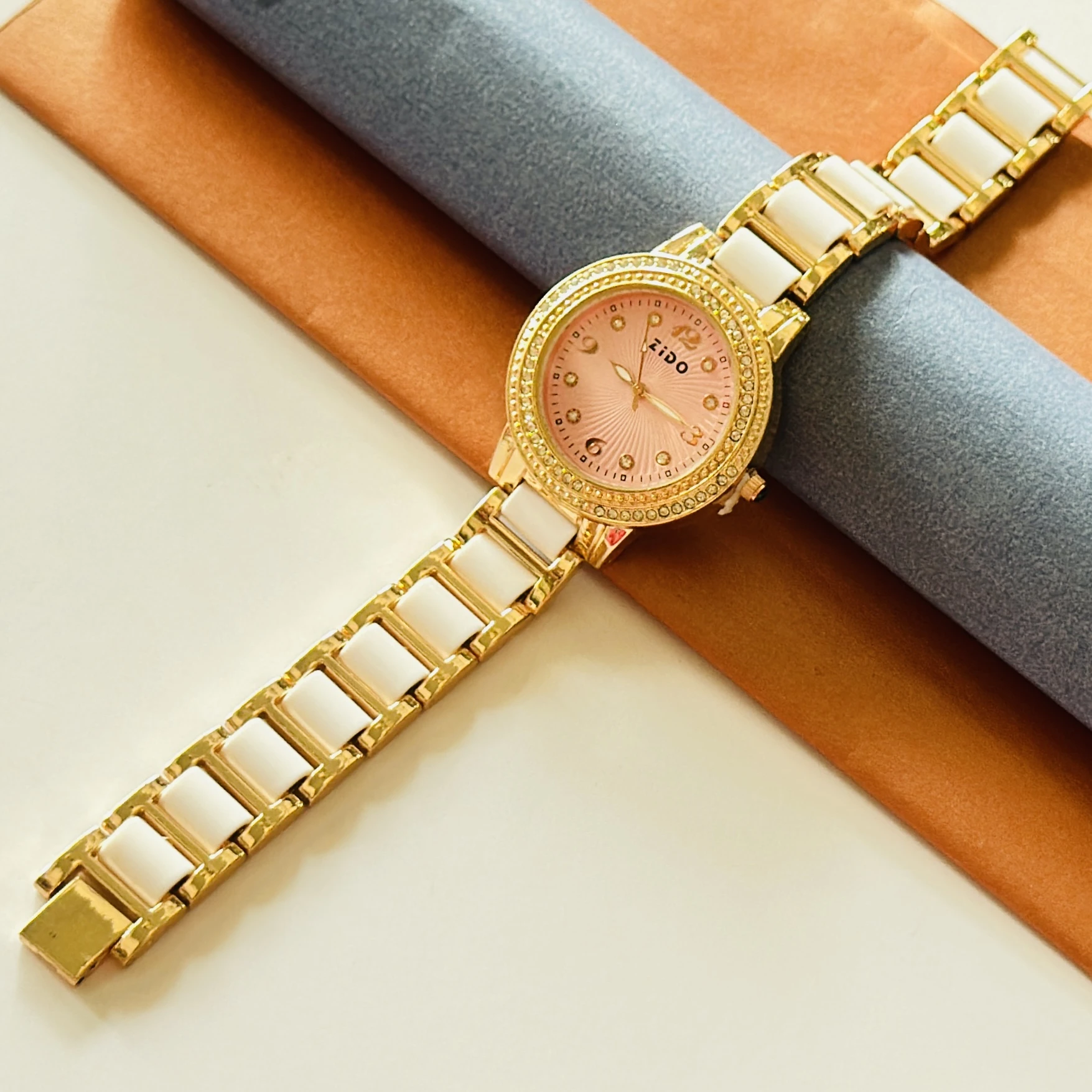 Analogue watch for girls