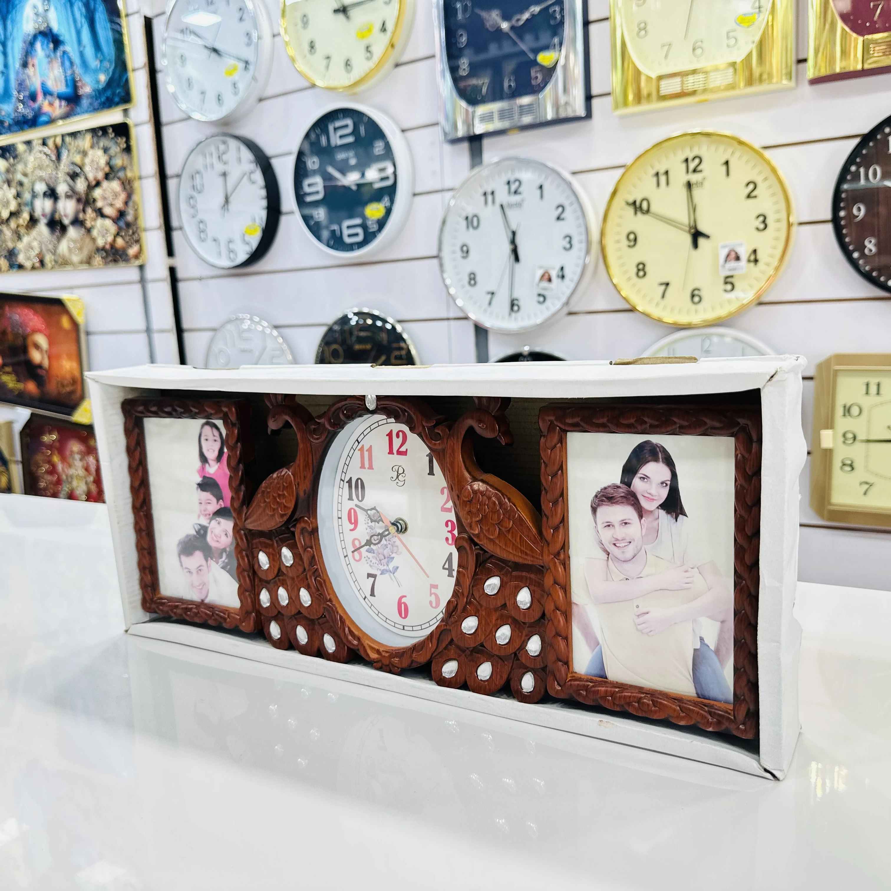 Photo frame with wall clock (SKU-QF5P07)