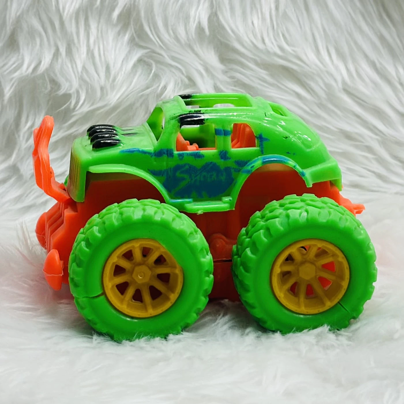 Jetoyni Monster Truck toy