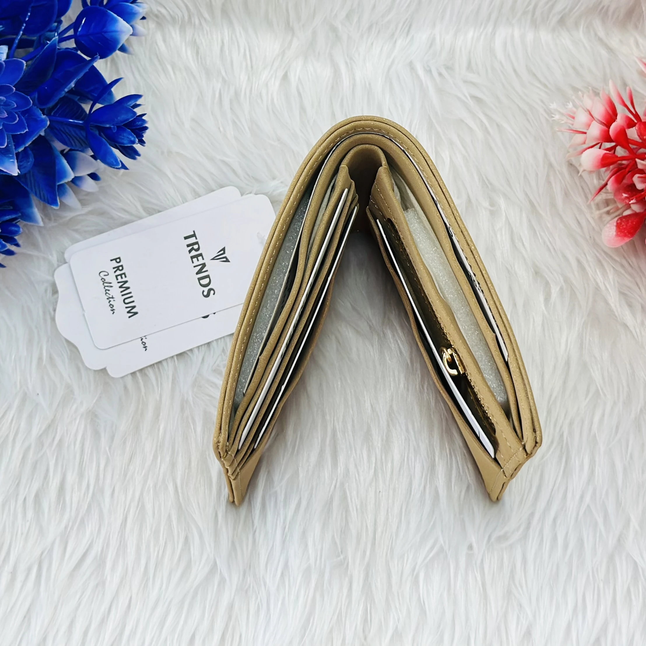 Beige or mustard bi-fold men's wallet