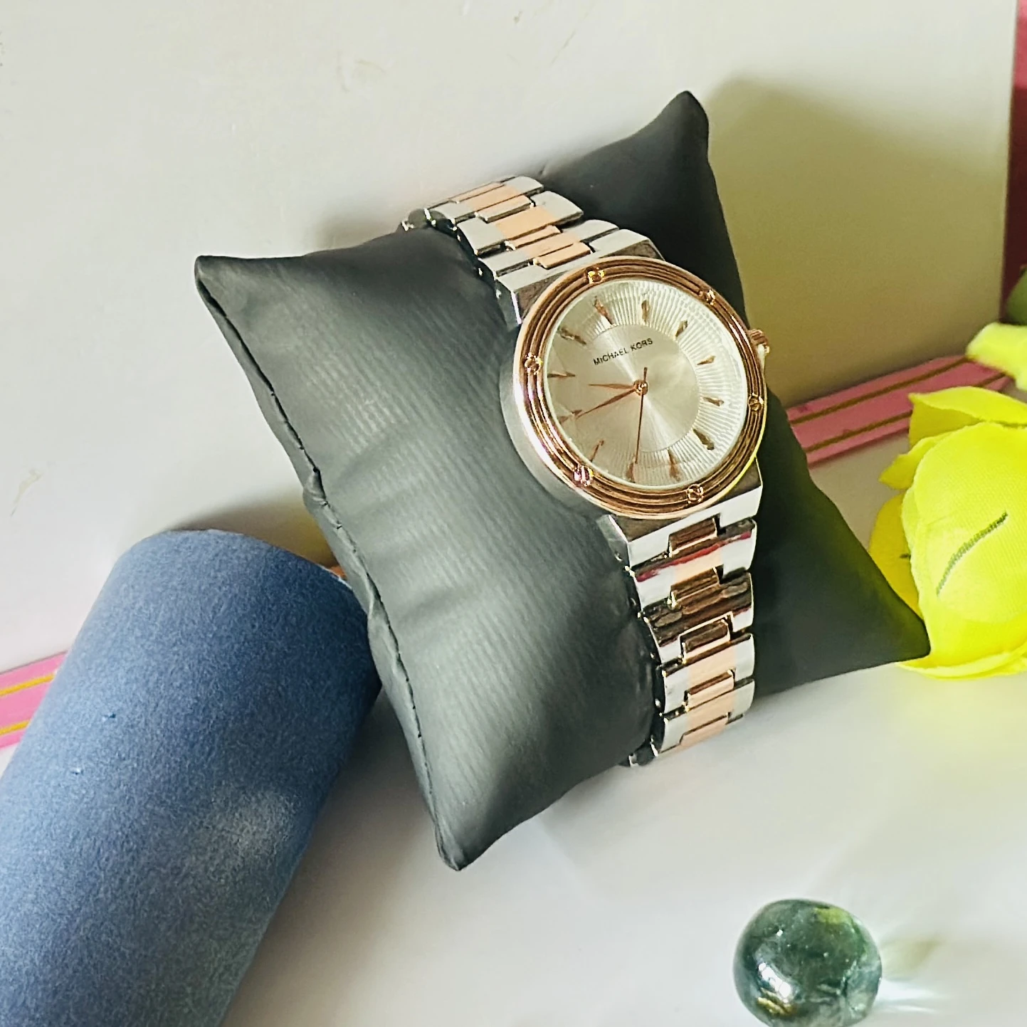 Analogue watch for girls