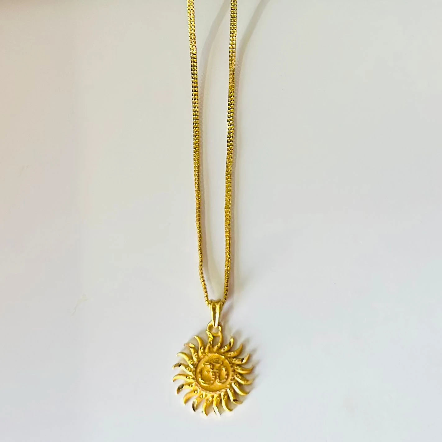 Golden design chain and pendant