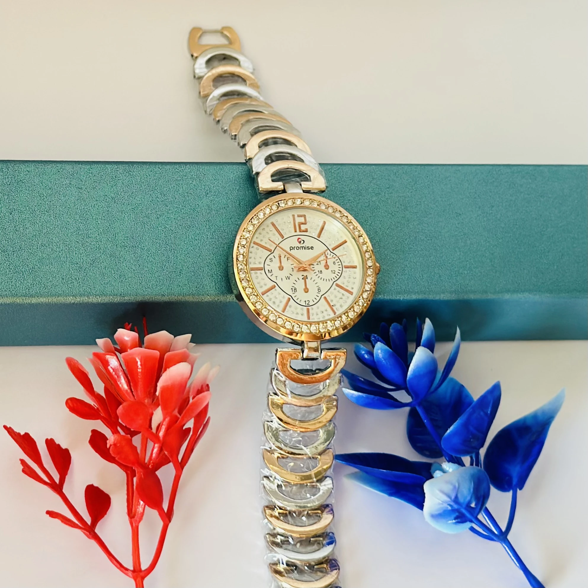 Fashion analog women's watch