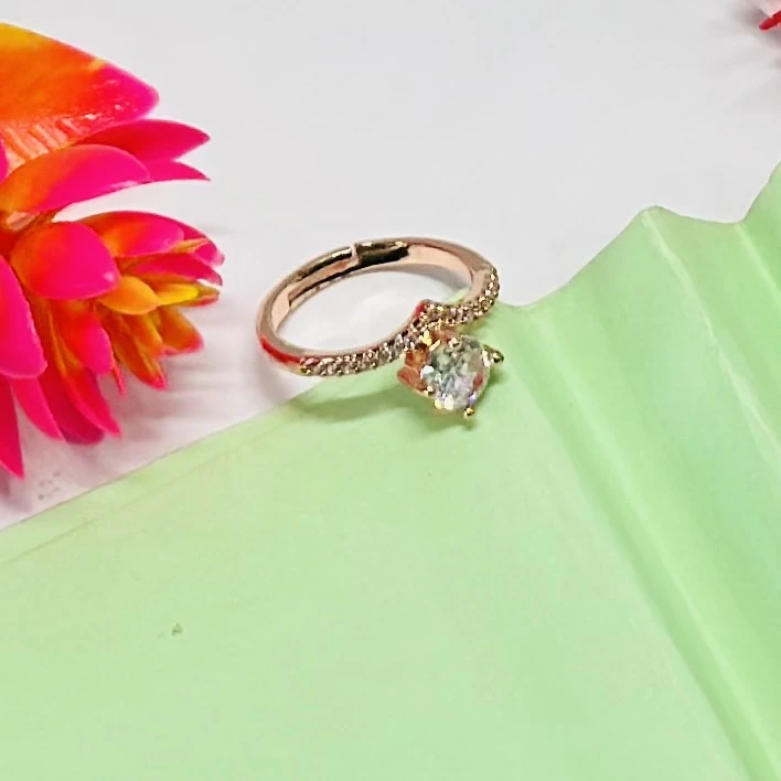 Gold plated solitaire finger ring