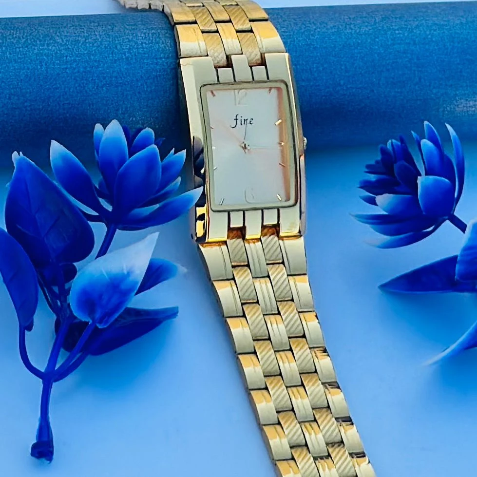 Golden Design analog watch