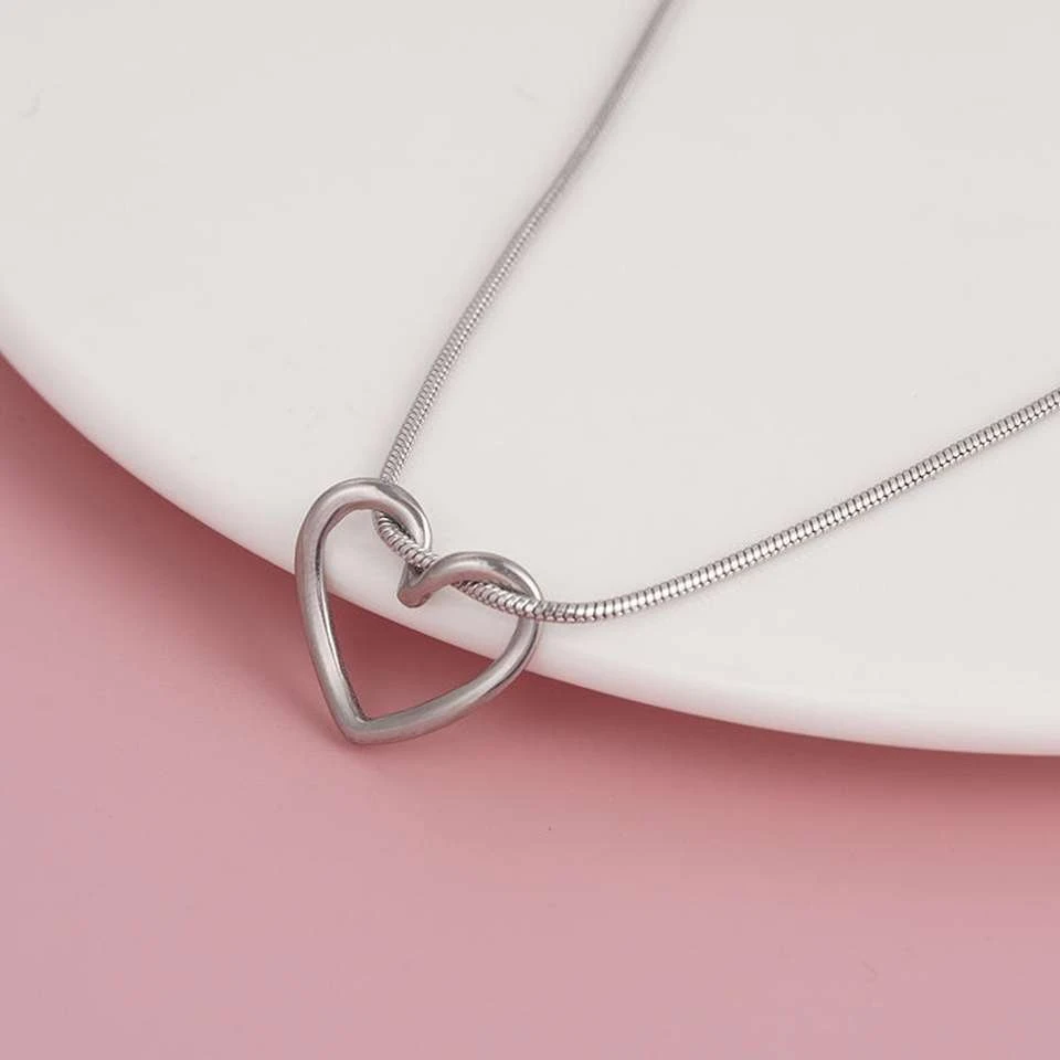 minimalist silver-toned necklace