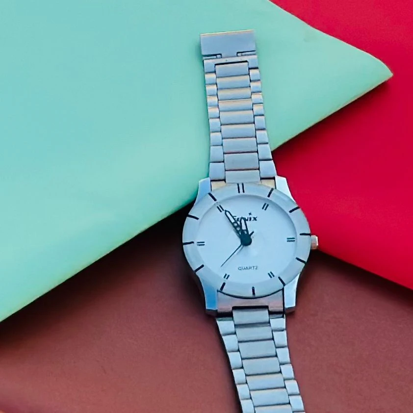 Silver analog watch For man’s