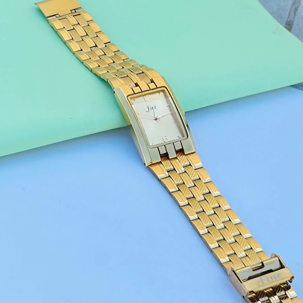 Golden Design analog watch