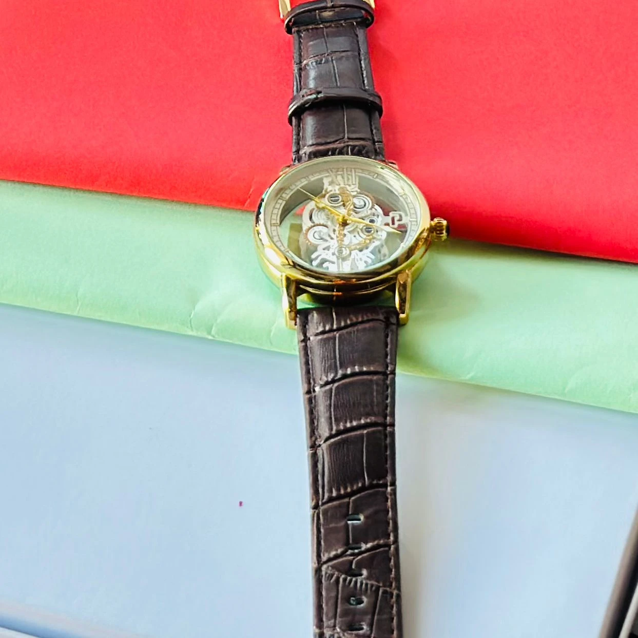 Man’s analog watch