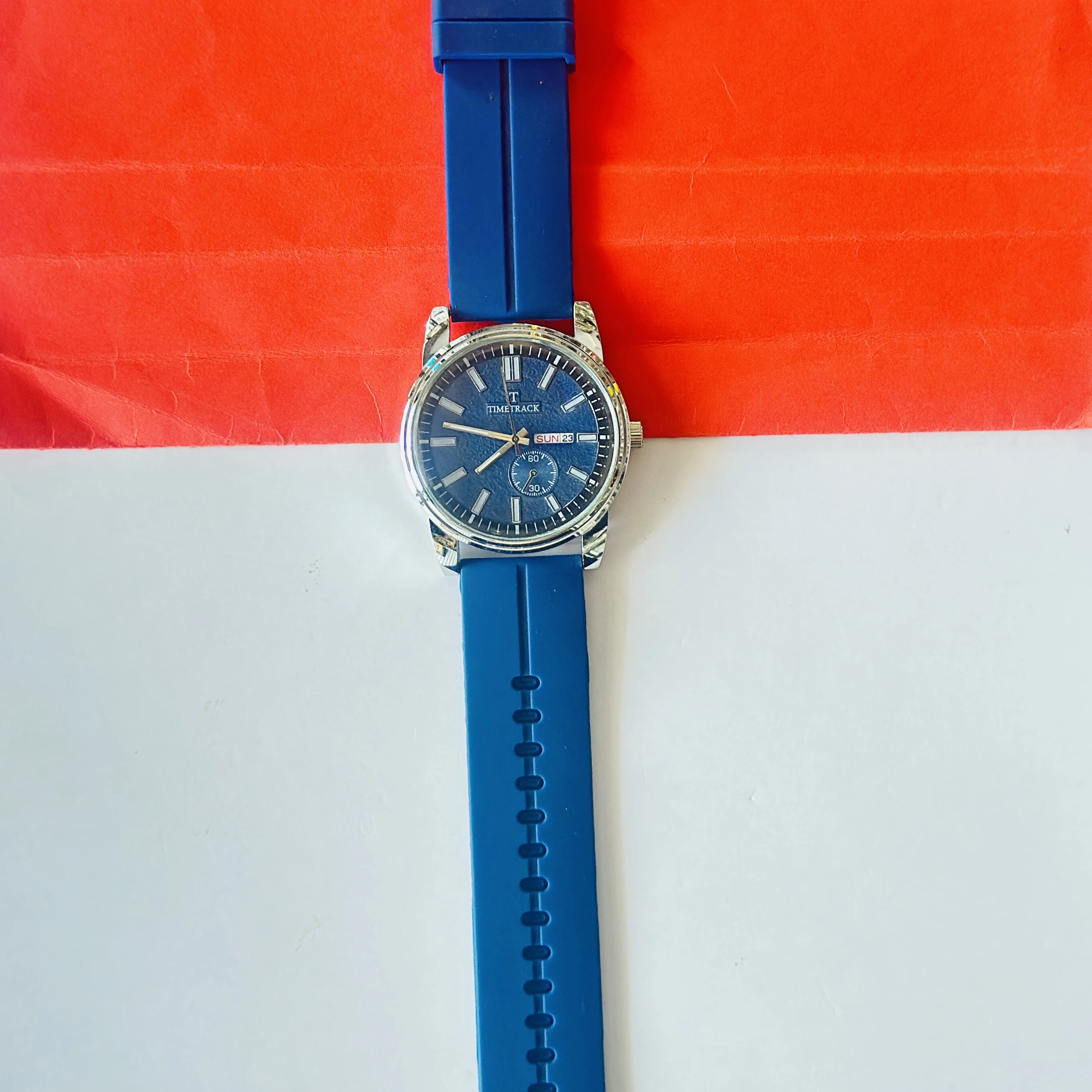 Quartz analog watch