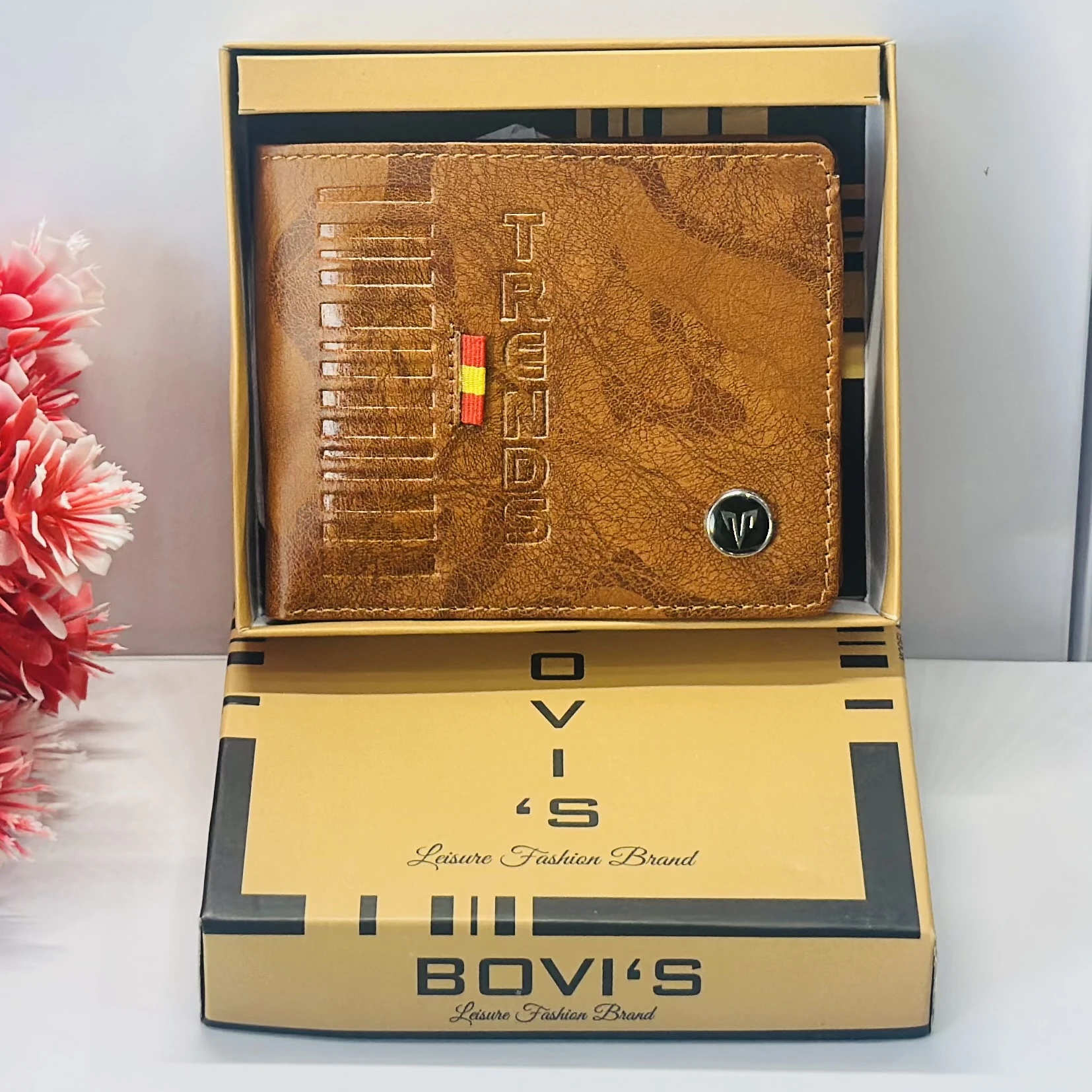 Brown Bovi's men's leather bifold wallet
