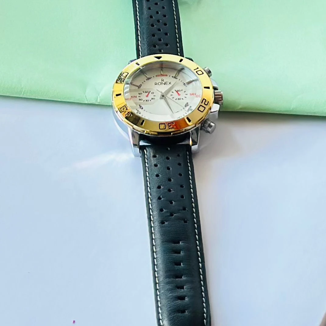 Black analog watch For