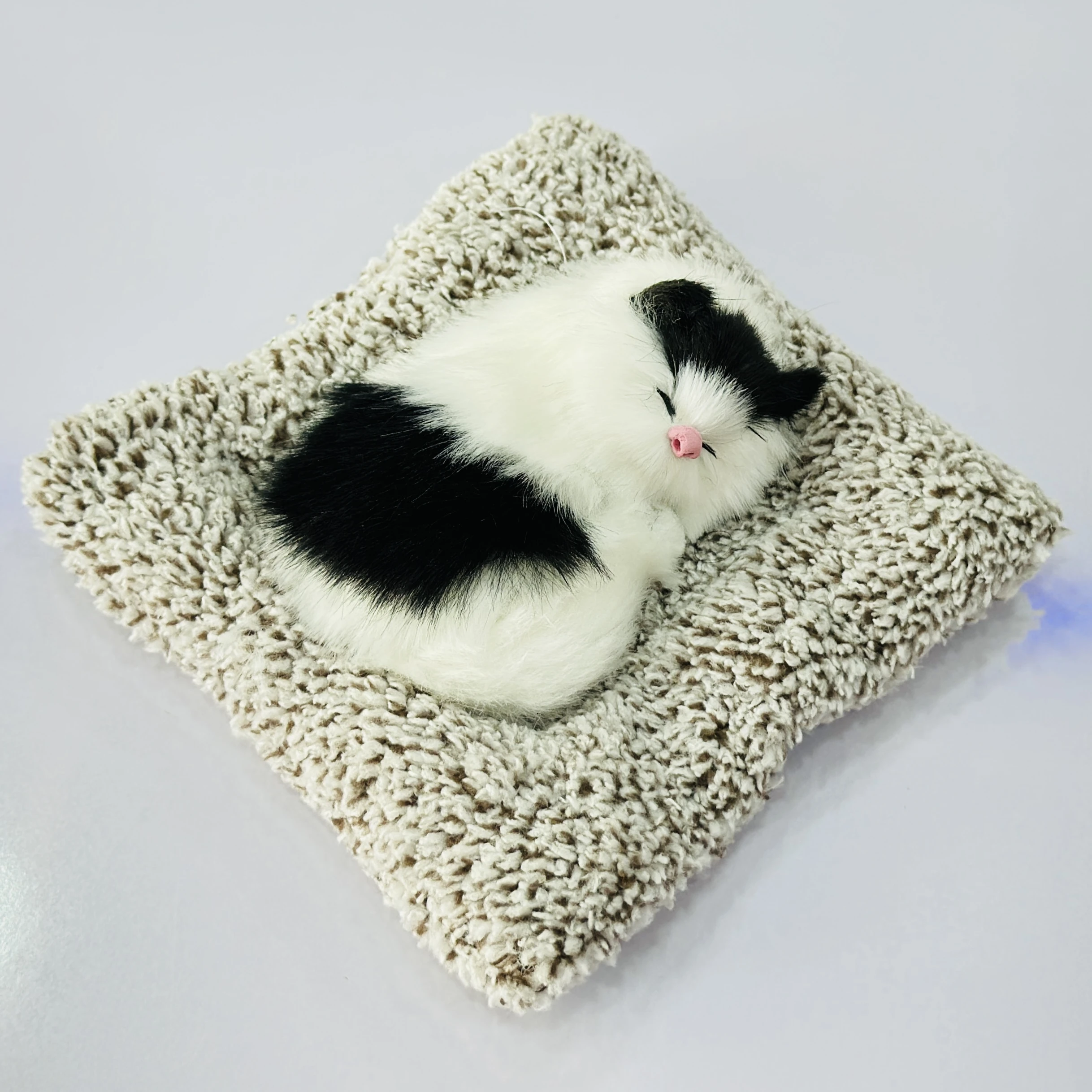 Sleeping cat plush toy