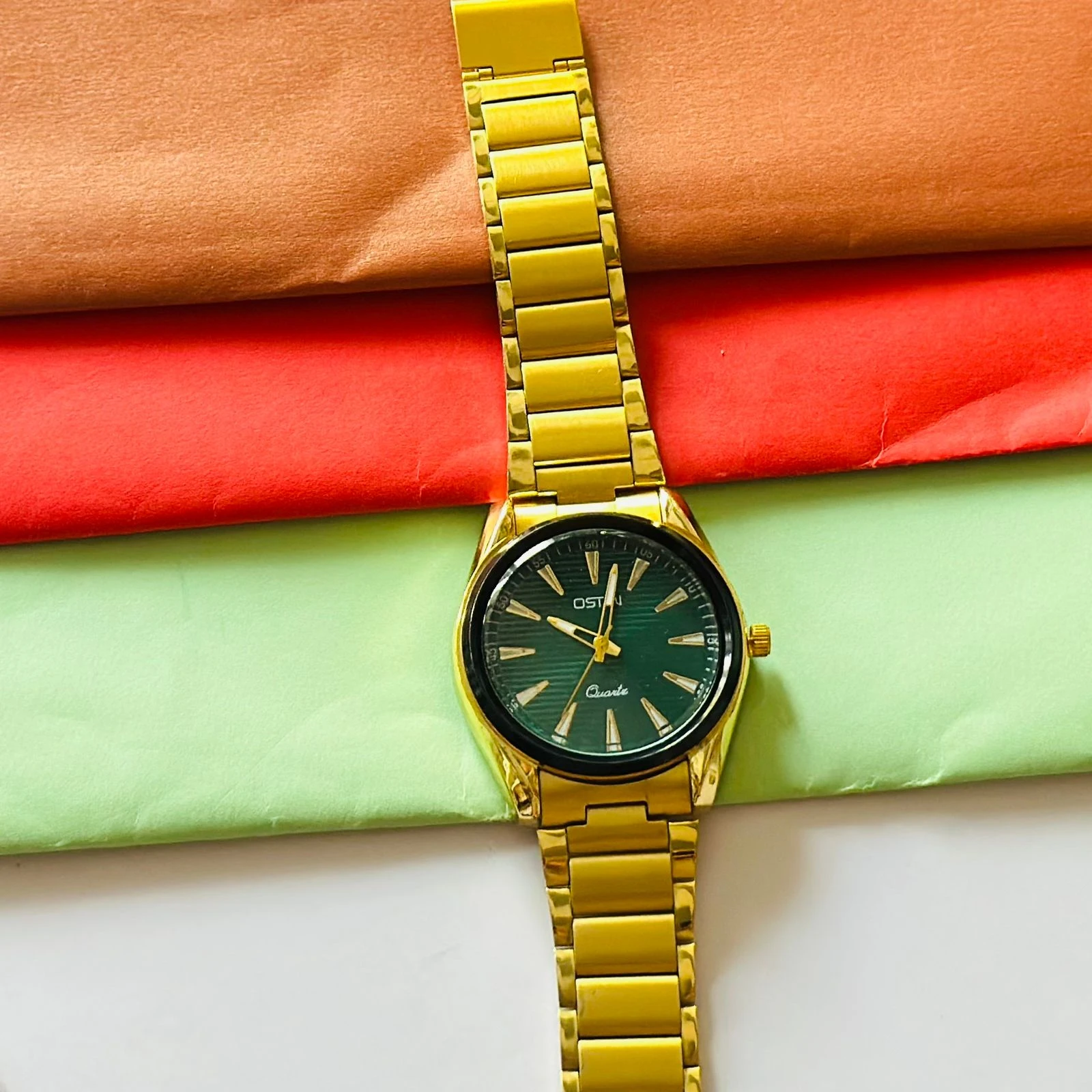 Golden Design analog watch For man’s