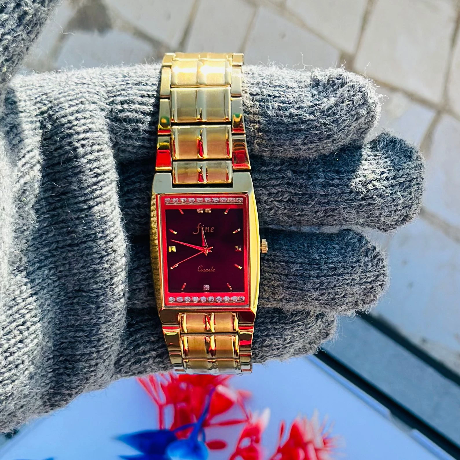 Man’s analog watch