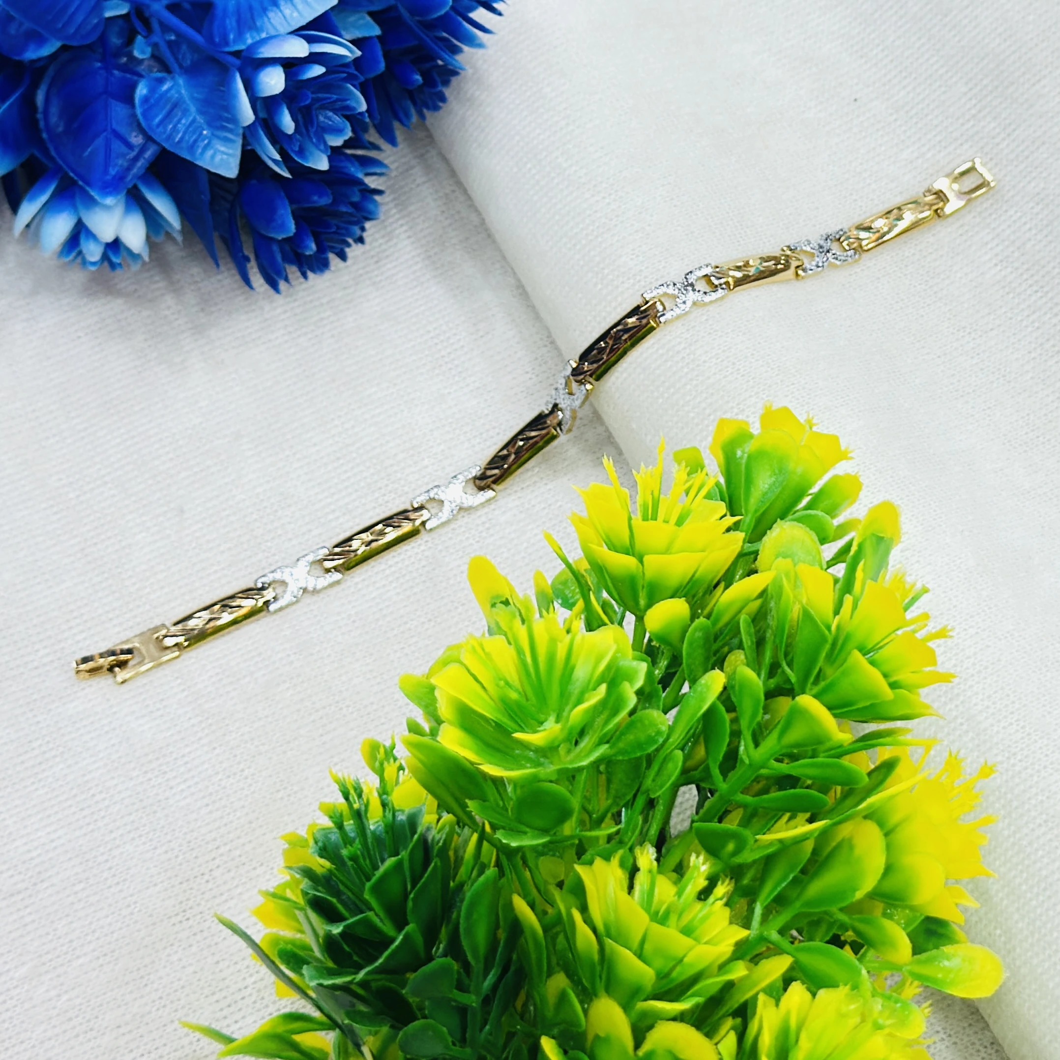 Gold and diamond gents bracelet