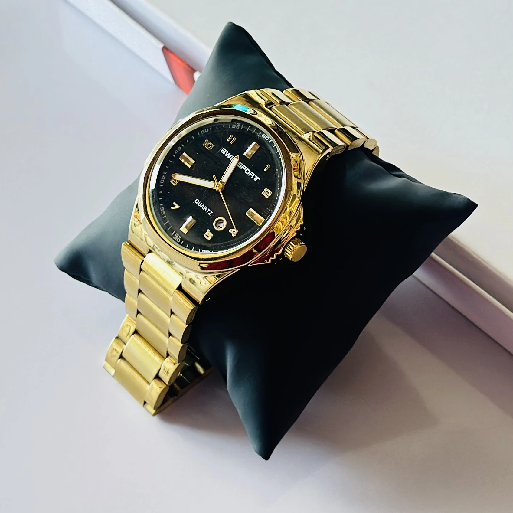 Gold toned men's wristwatch