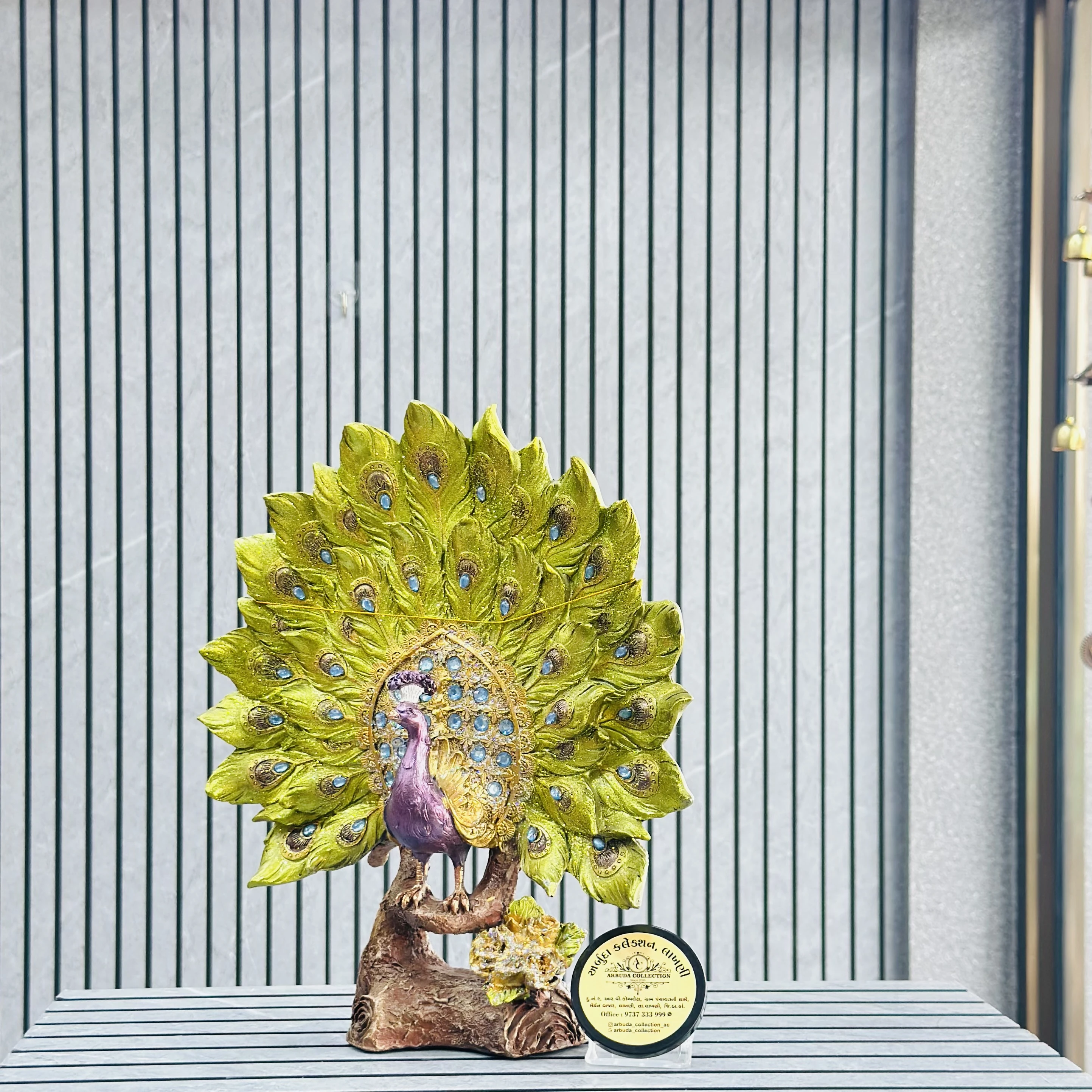 Peacock pride showpiece