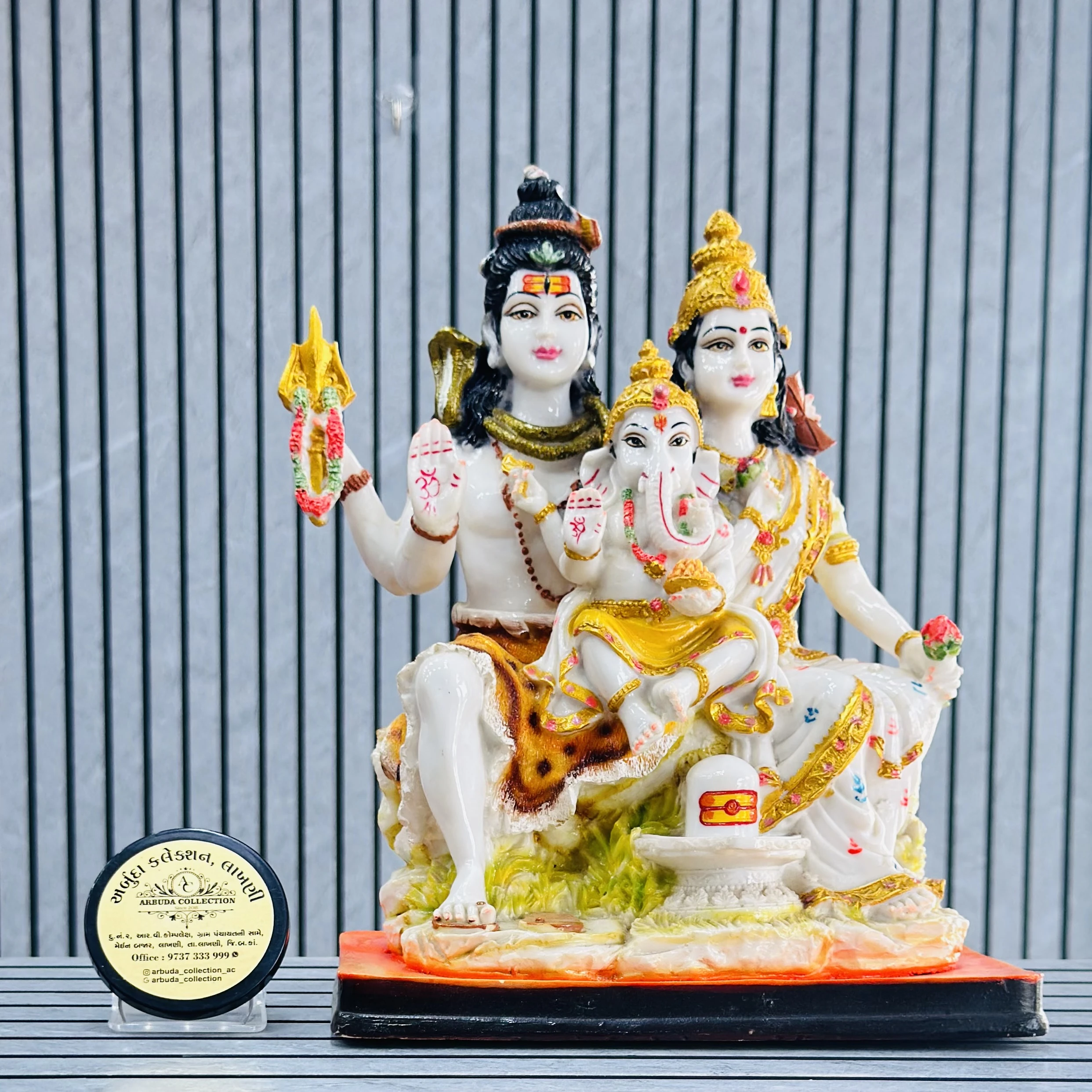 Shiv family marble look