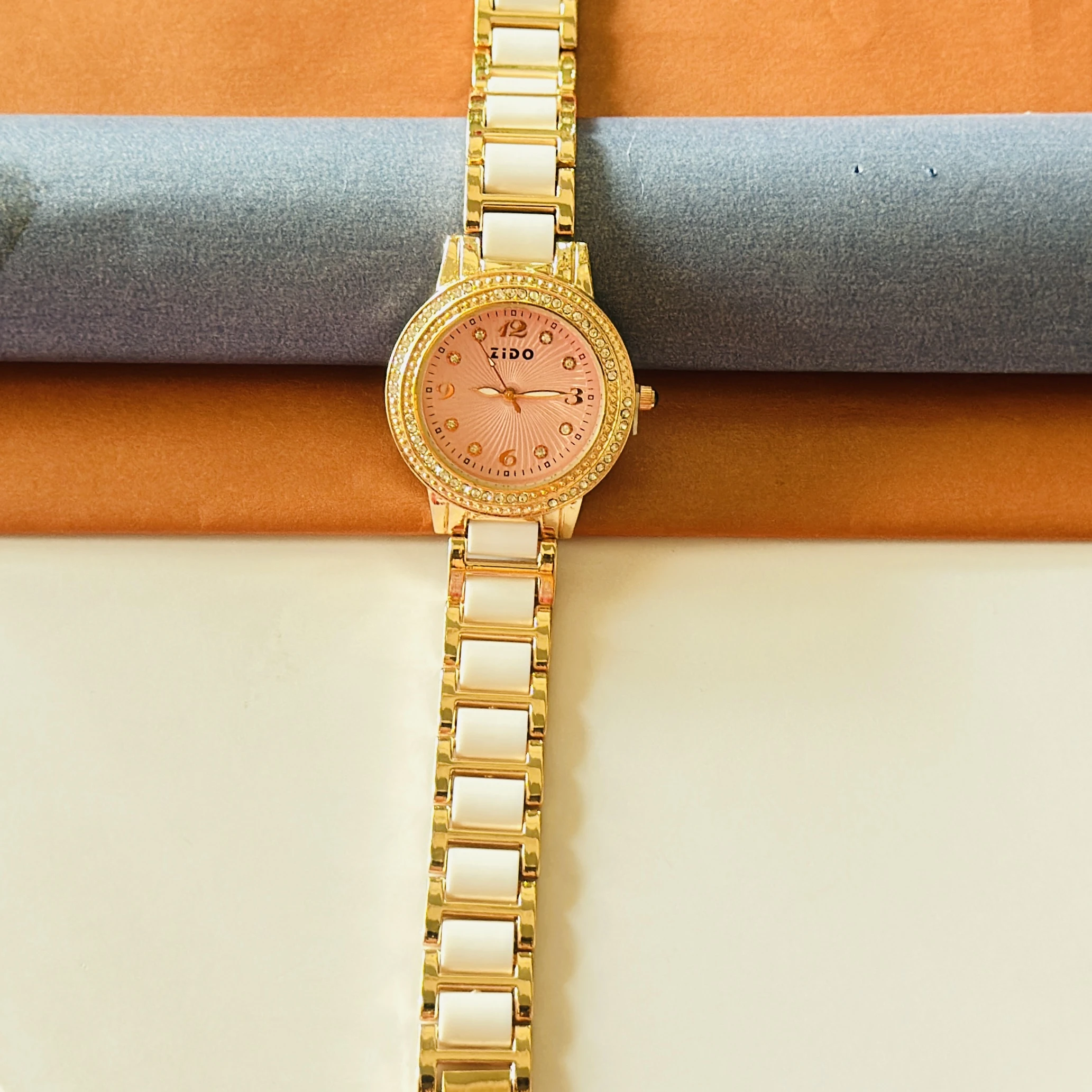 Analogue watch for girls