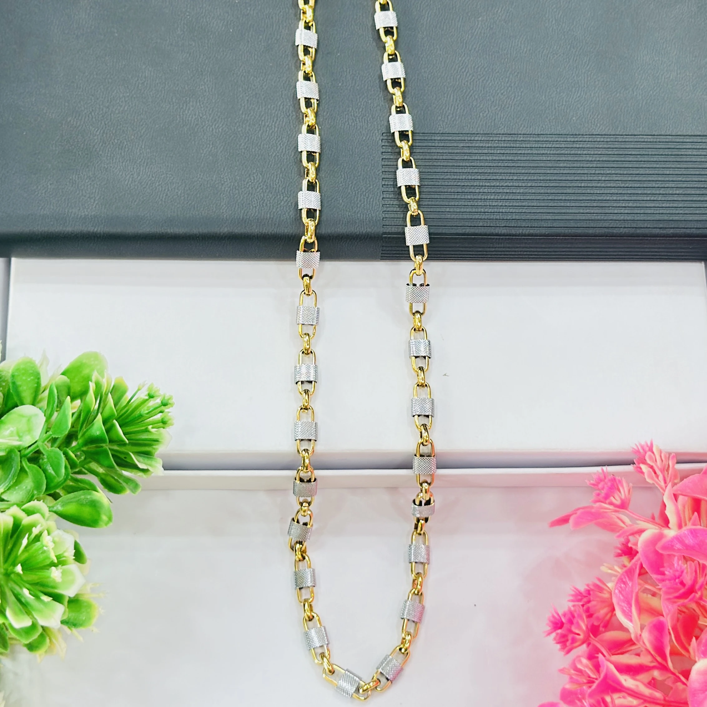 men's gold and silver textured chain