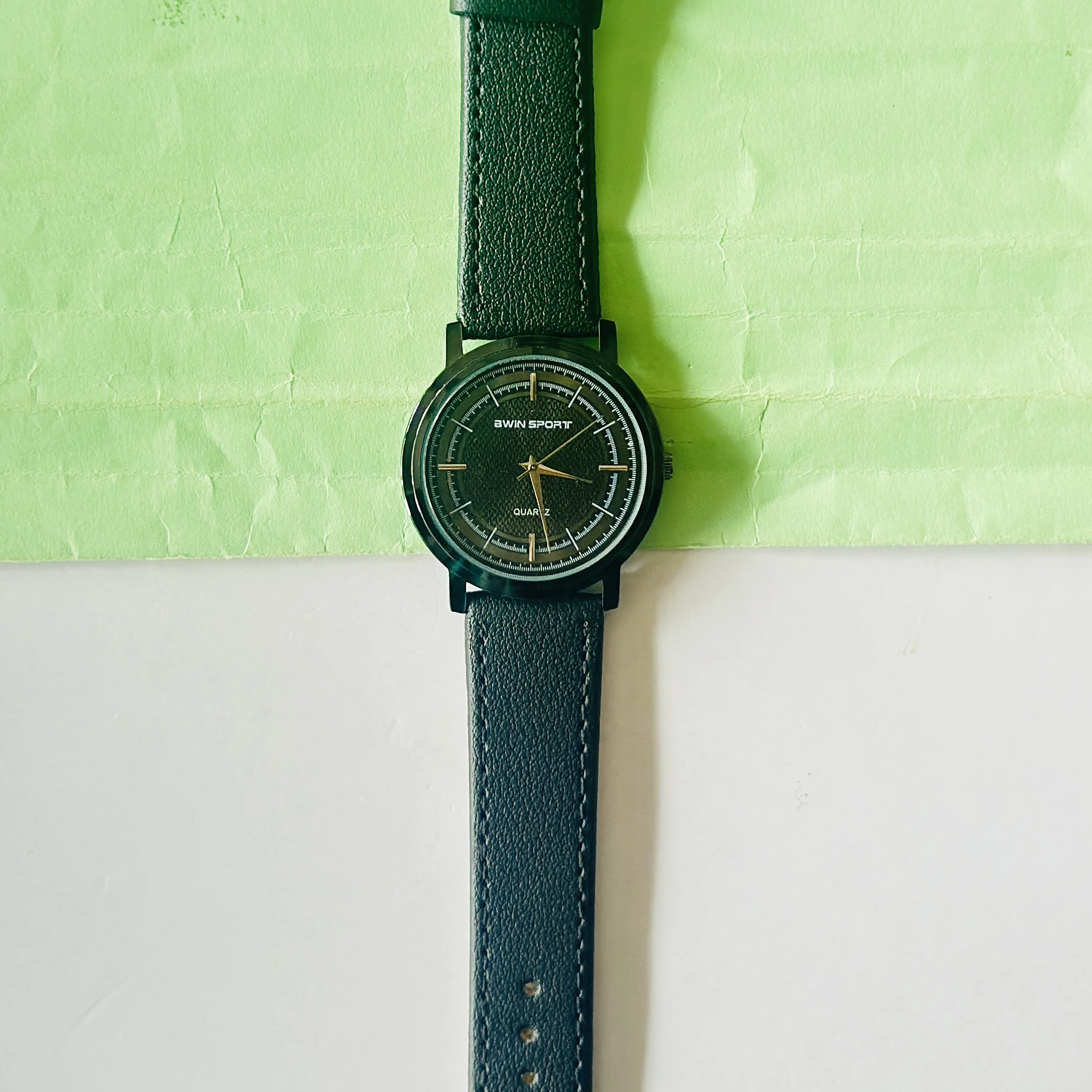 Quartz analog Watch