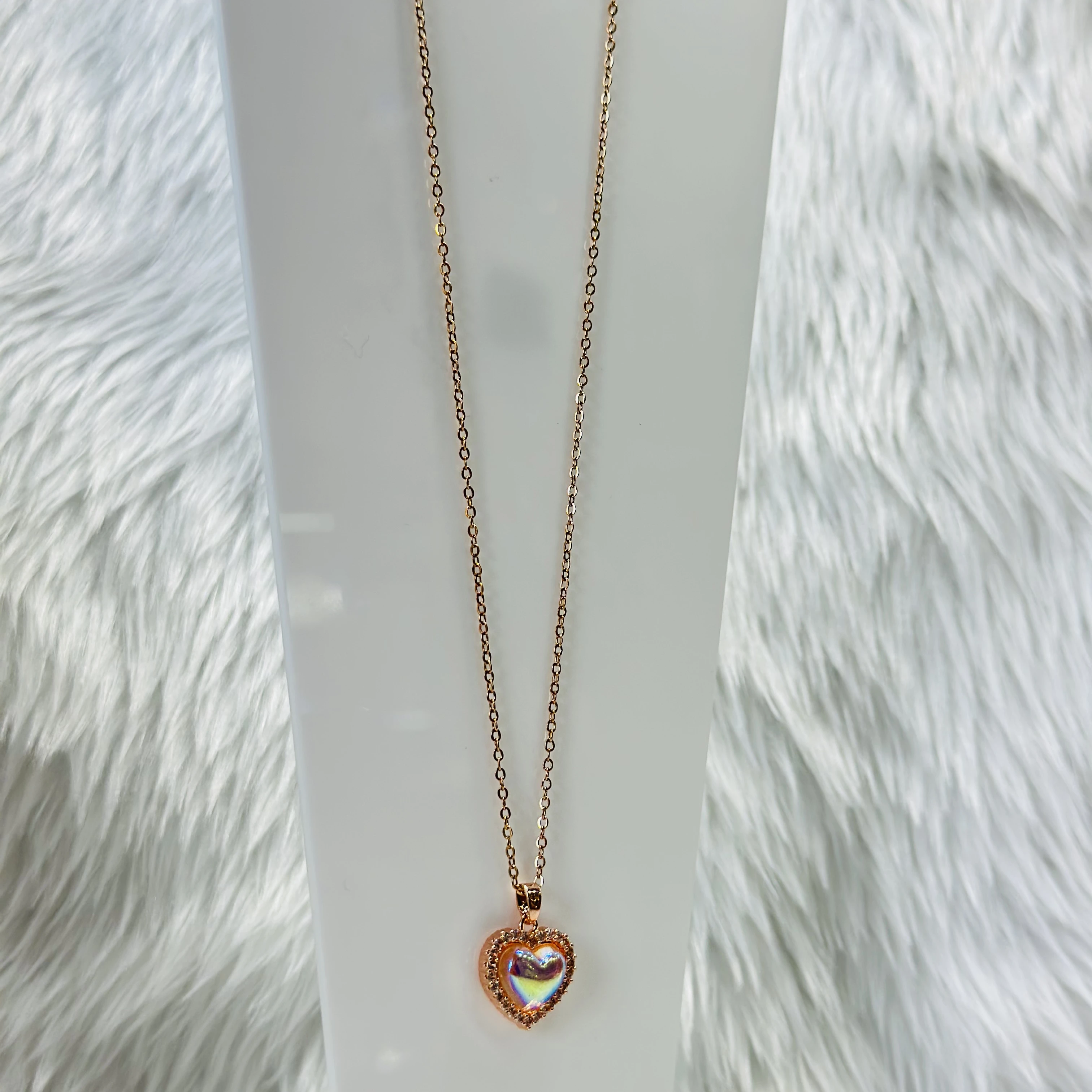 Glowzi anti-tarnish stainless steel gold heart pendant