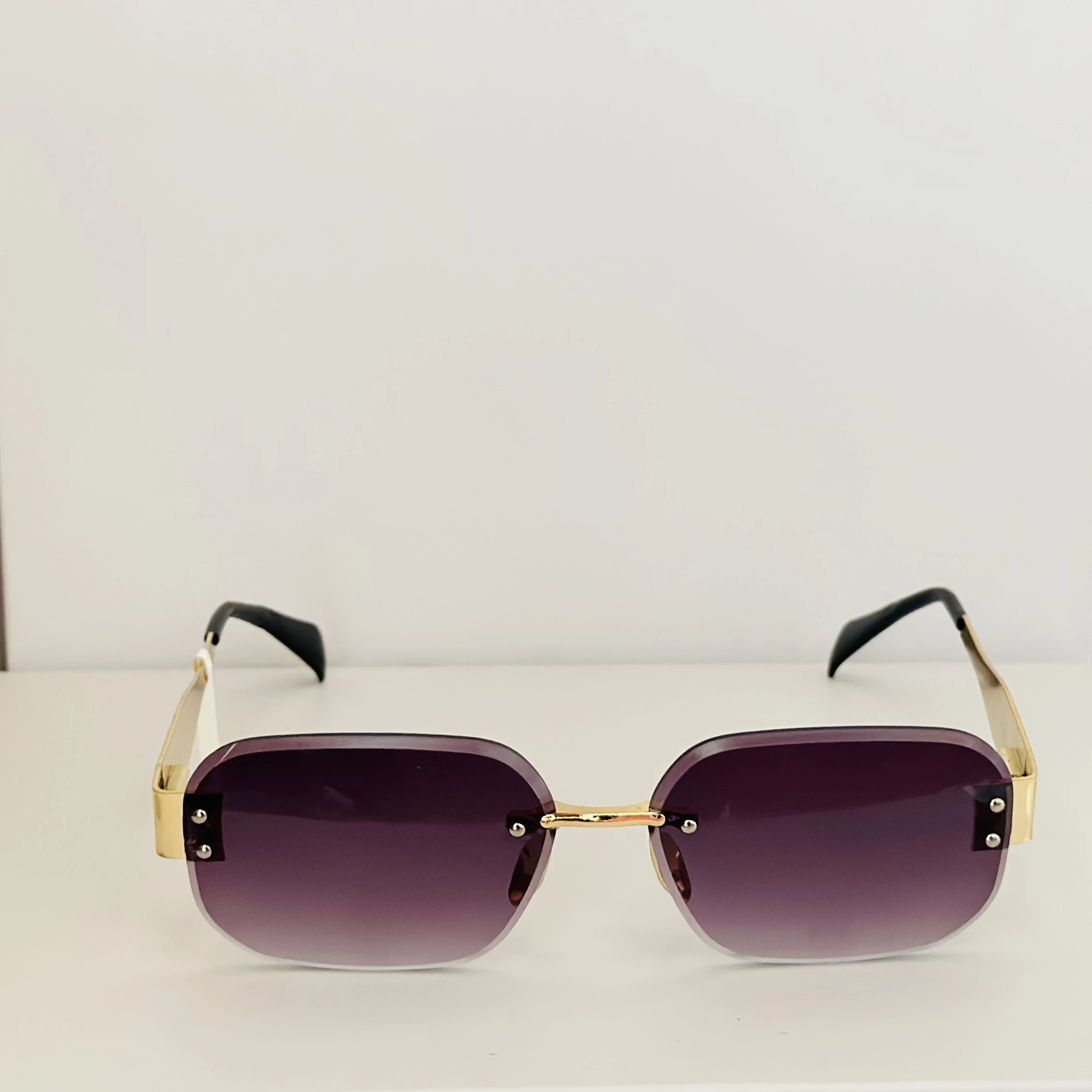 Rimless rectangular sunglasses