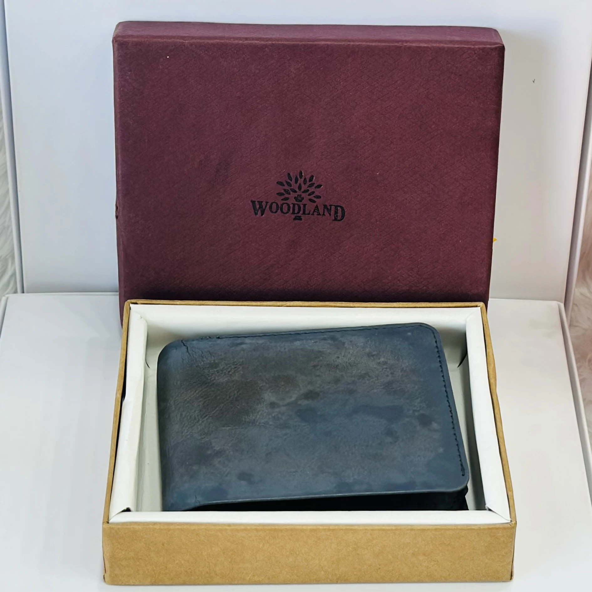 Woodland men's leather bifold wallet