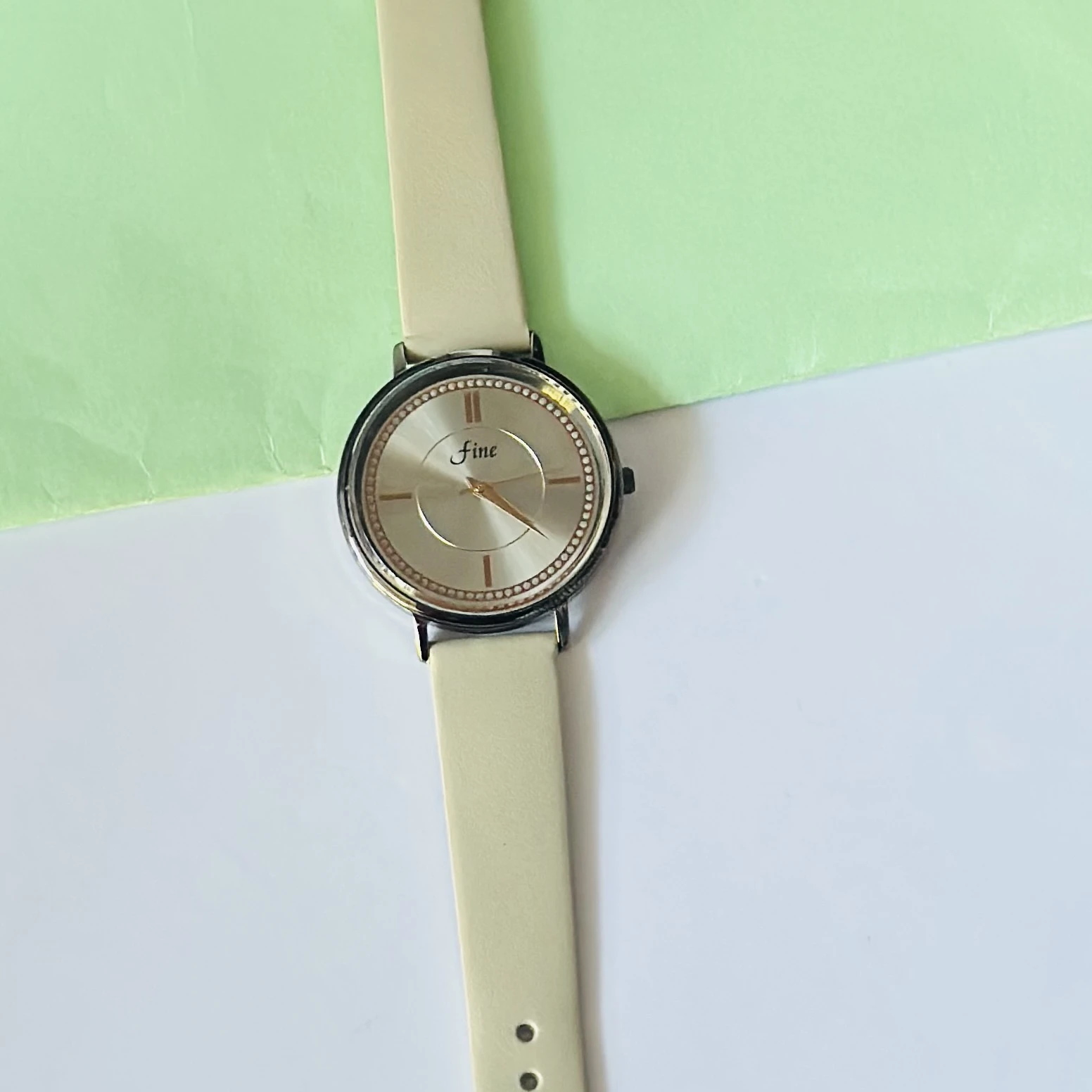 Beige analog quartz watch