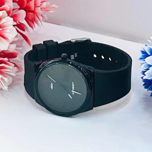 Forest Men's All-Black Analog Watch Round Dial
