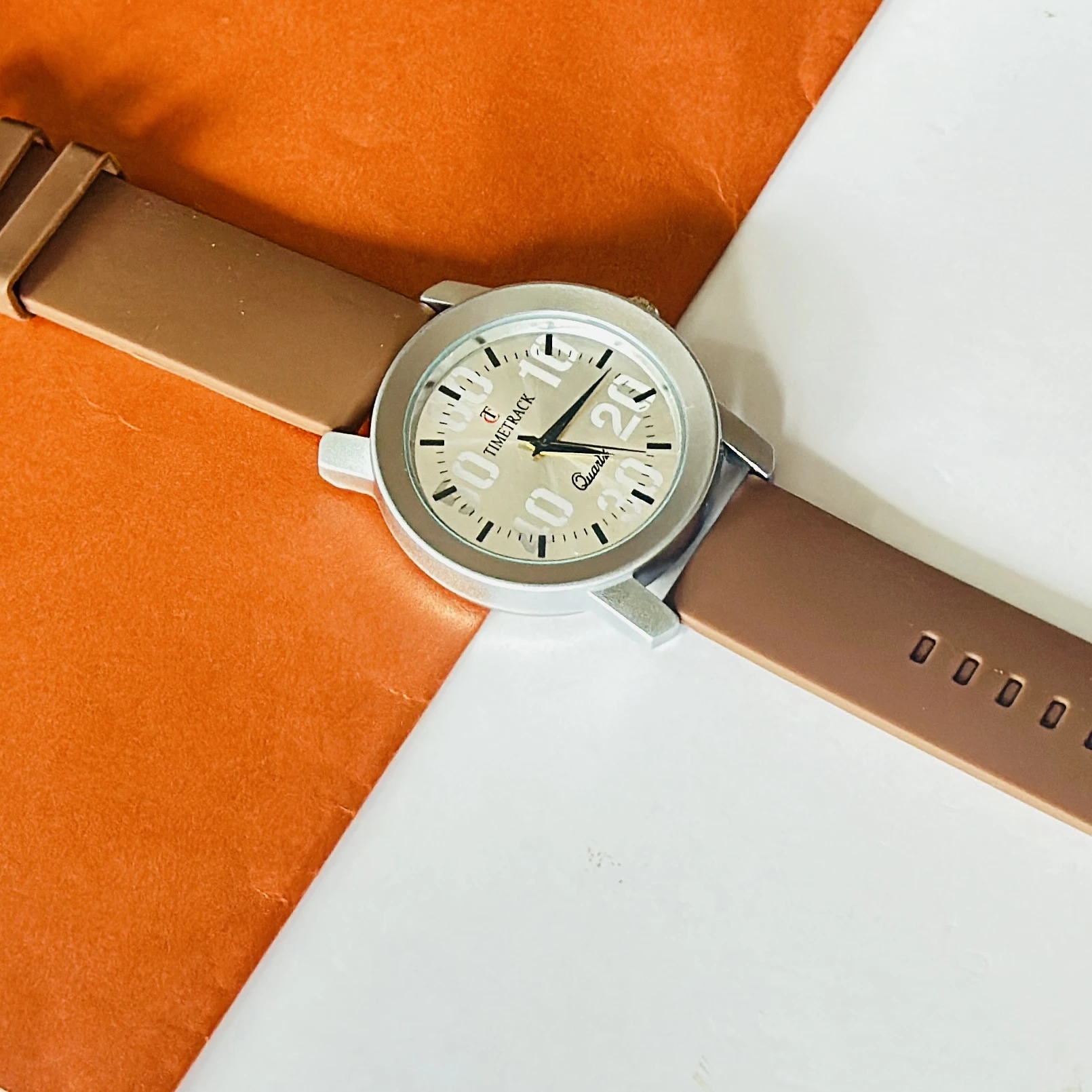 Timetrack quartz analog wristwatch