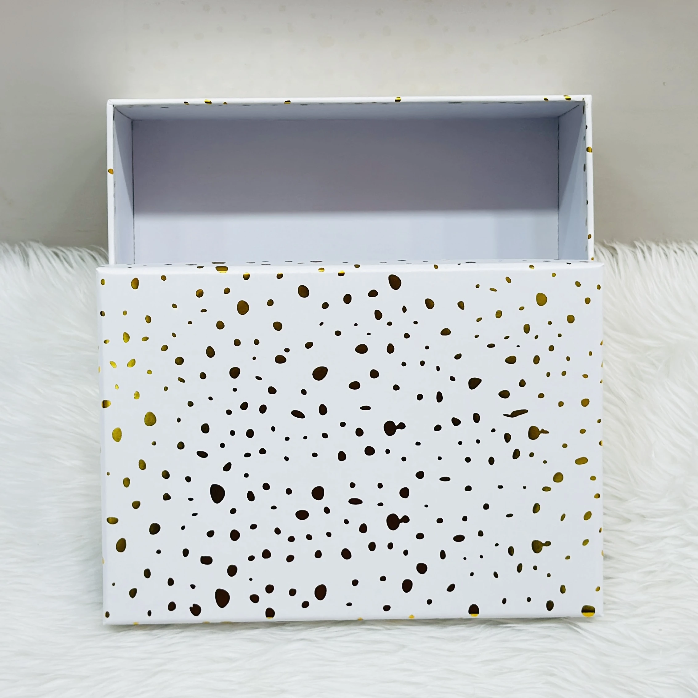 White Gift Box (Size 12/9)