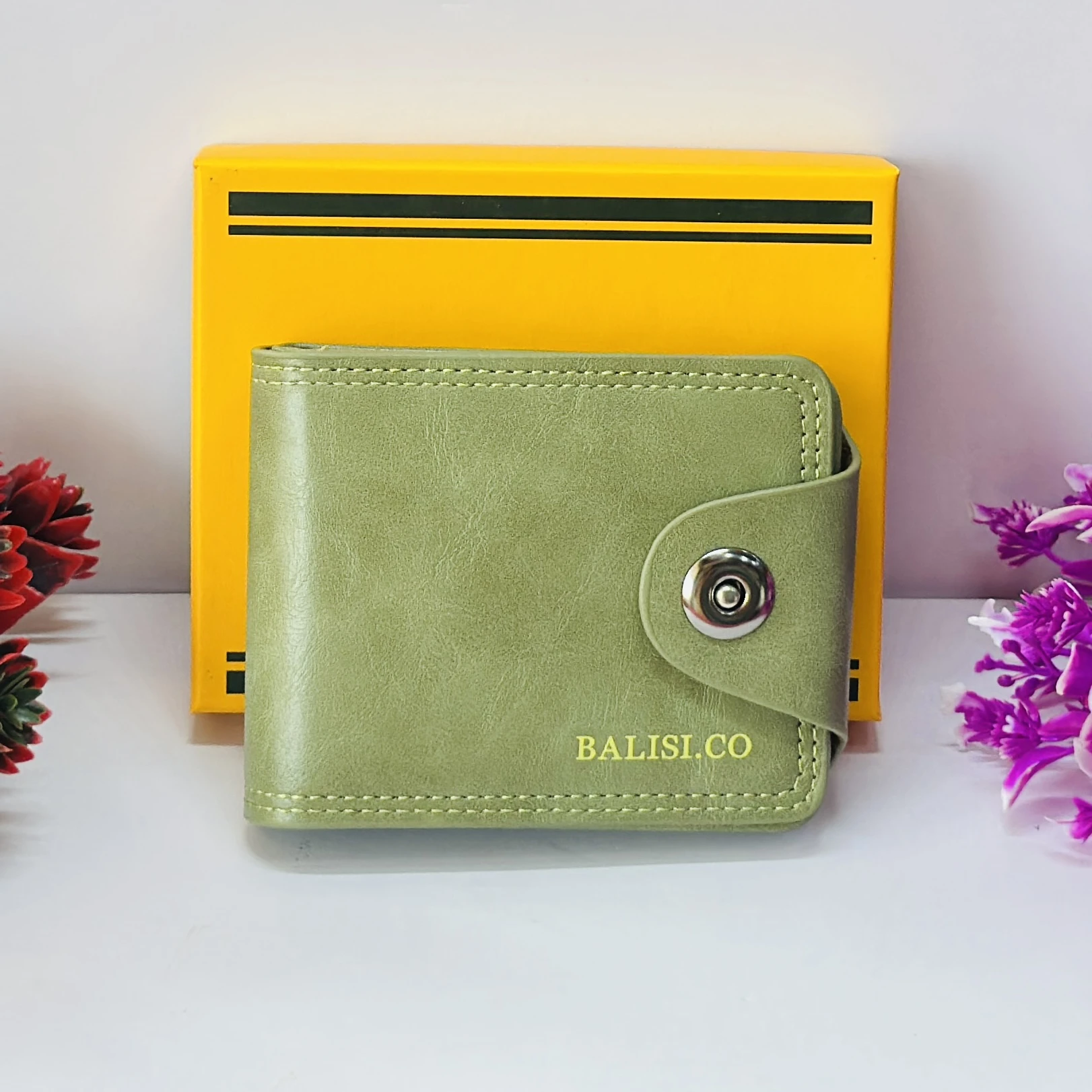BALISI.CO green bi-fold wallet made from genuine leather.
