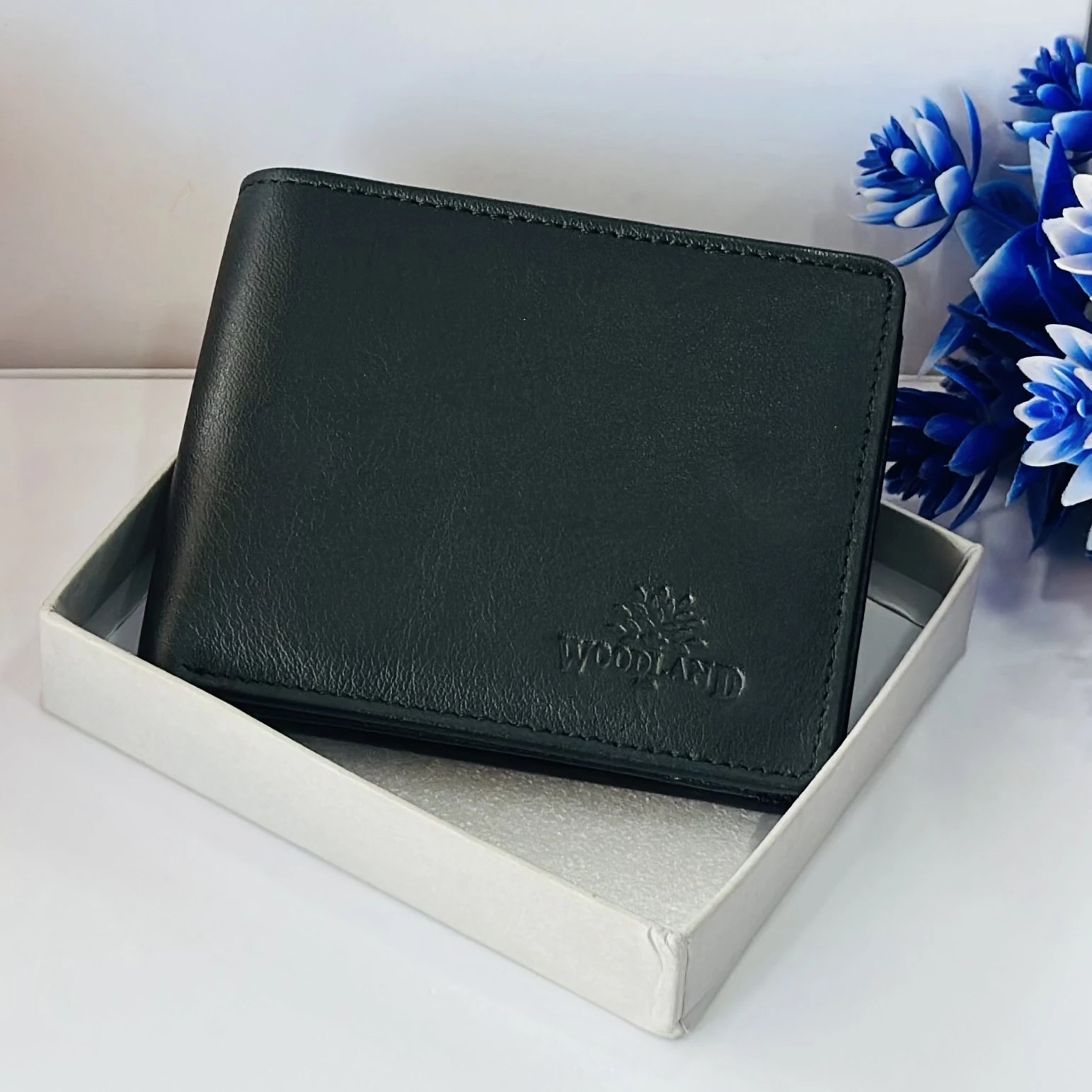Woodland leather bi fold wallet