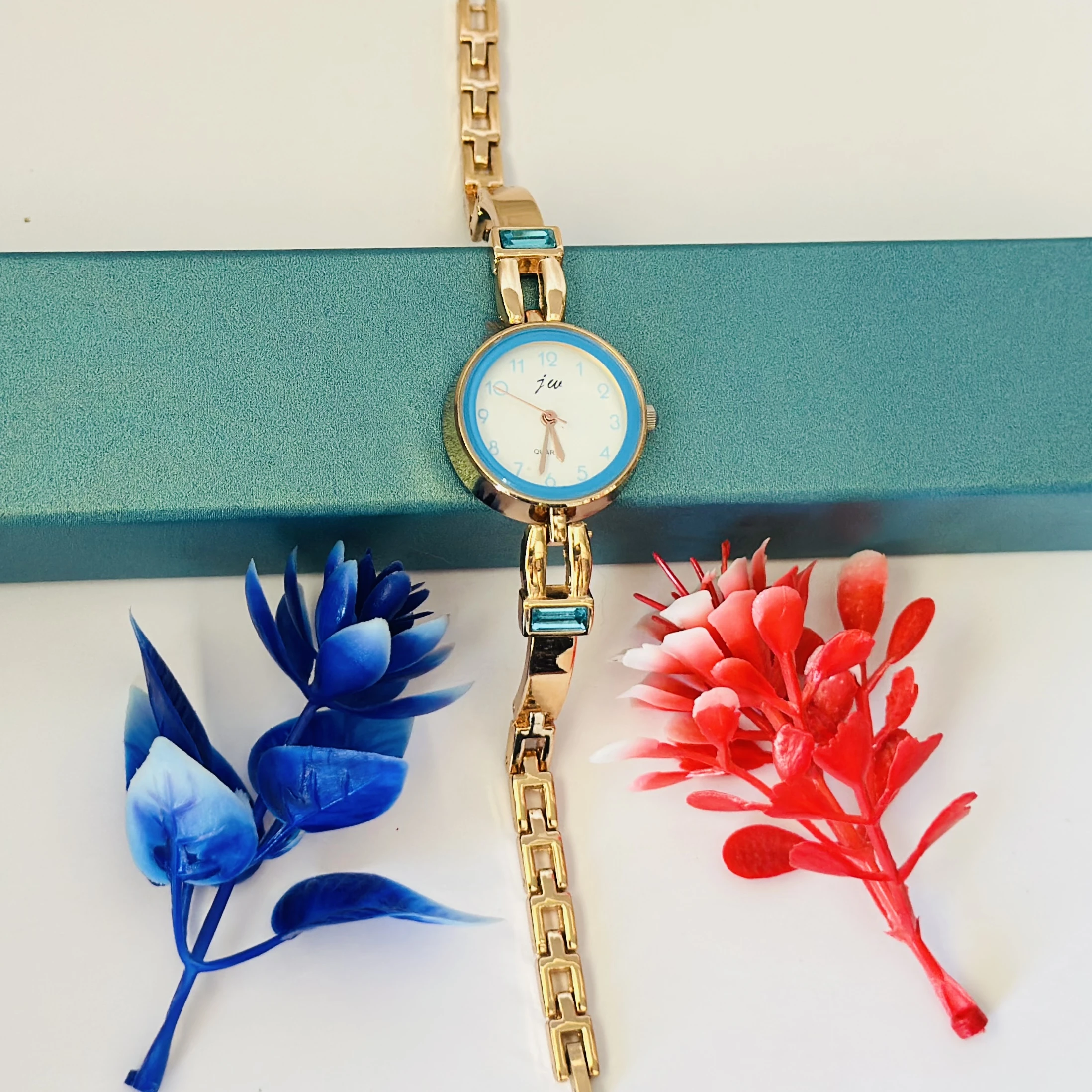 Women’s rose gold-tone quartz watch