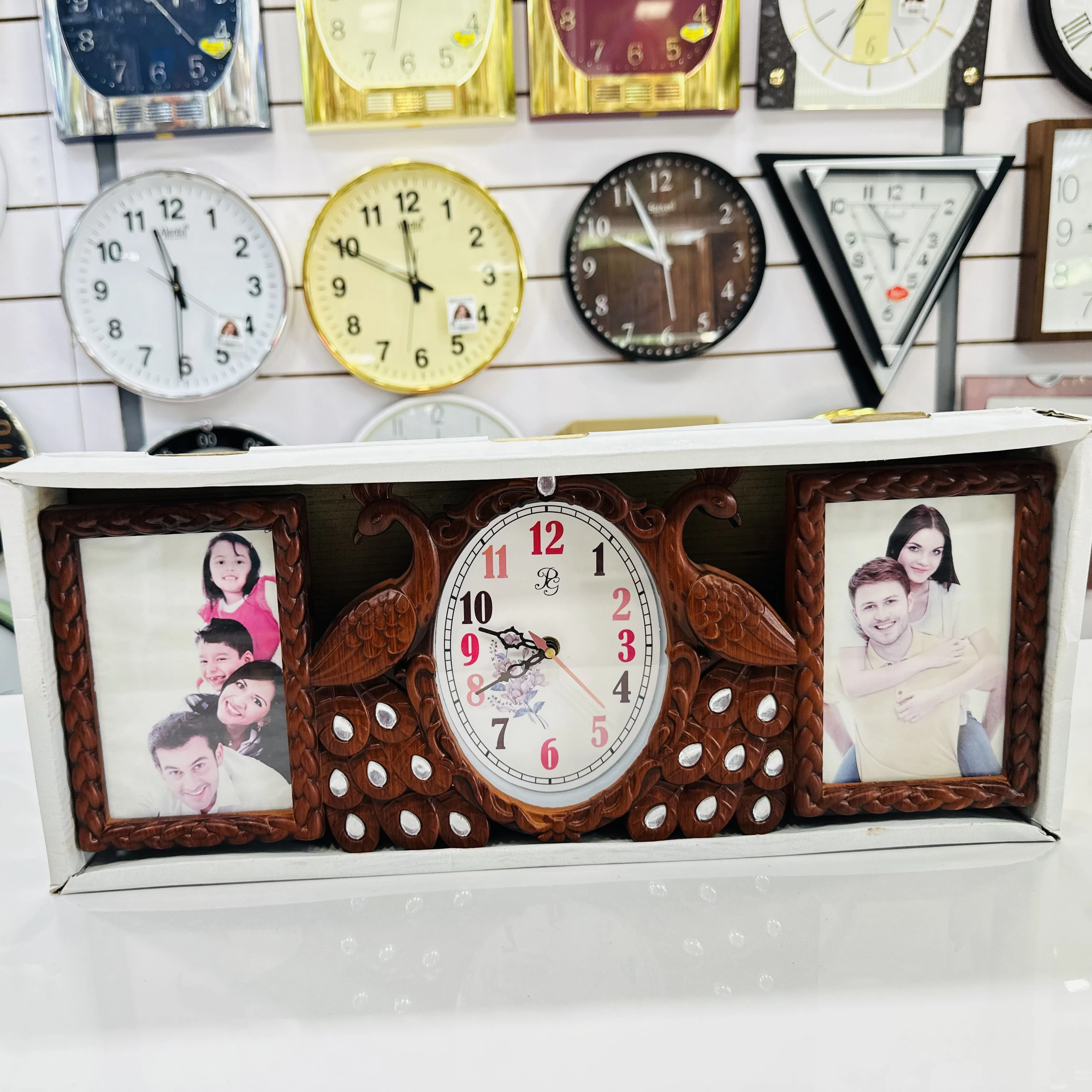 Photo frame with wall clock (SKU-QF5P07)