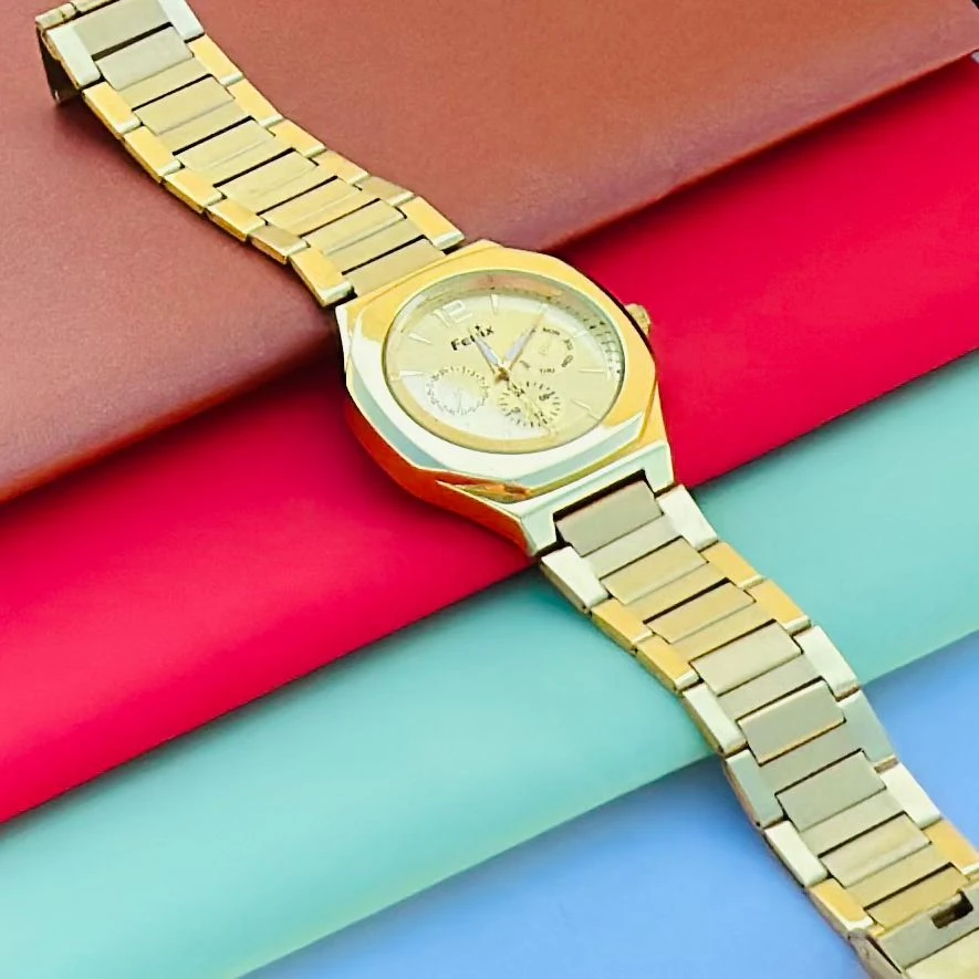 Golden Design analog watch