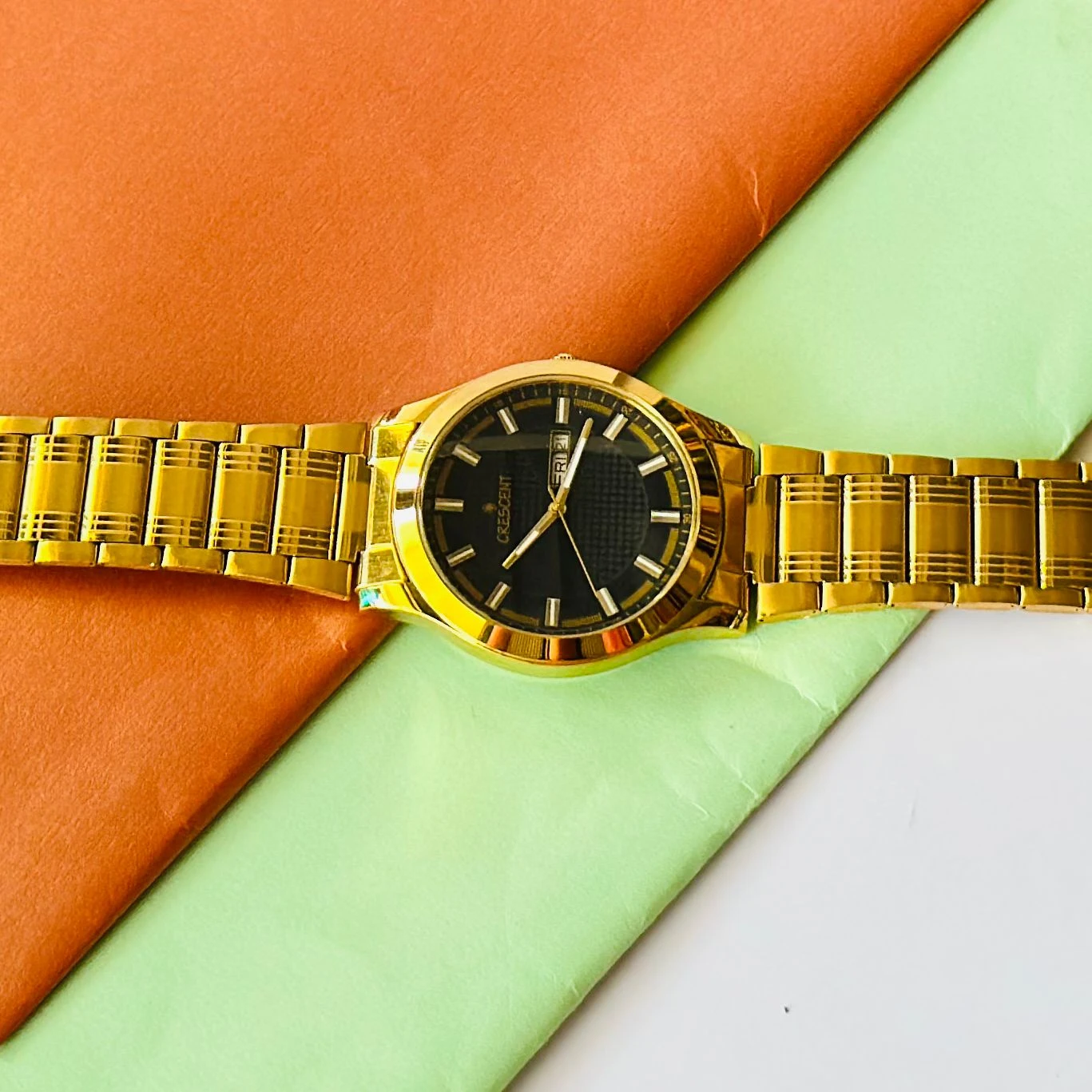 Golden Design analog watch