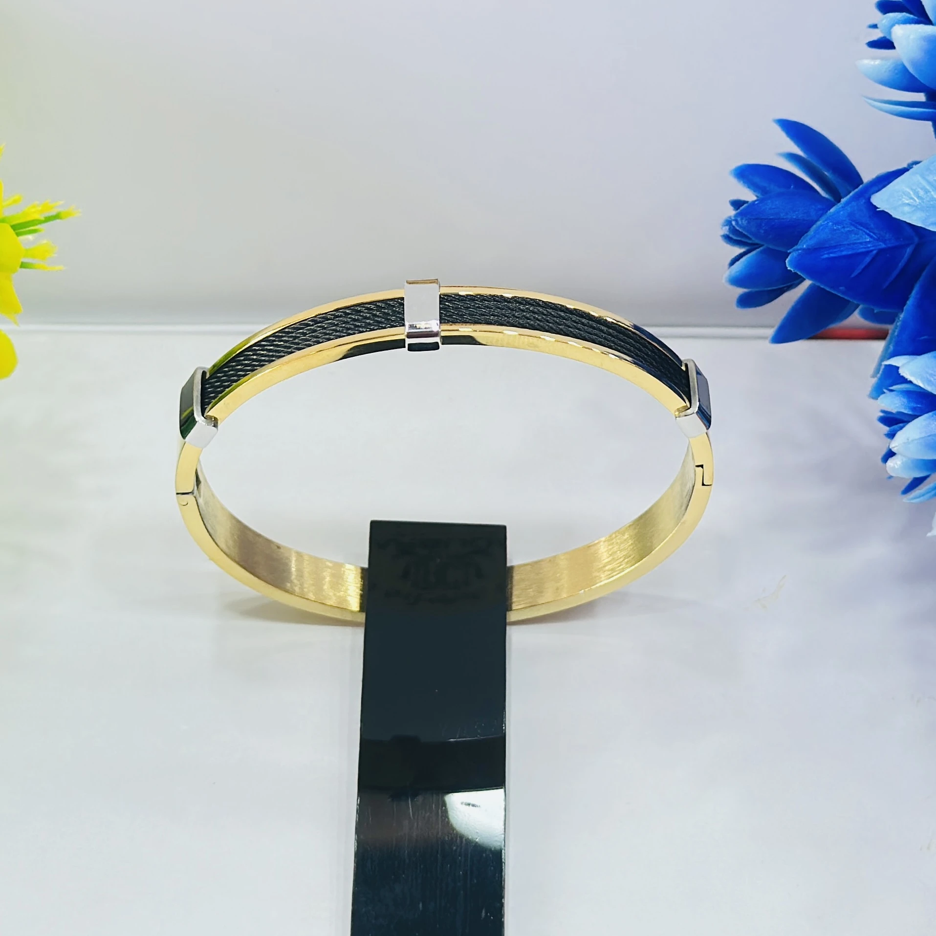 Black fancy kada