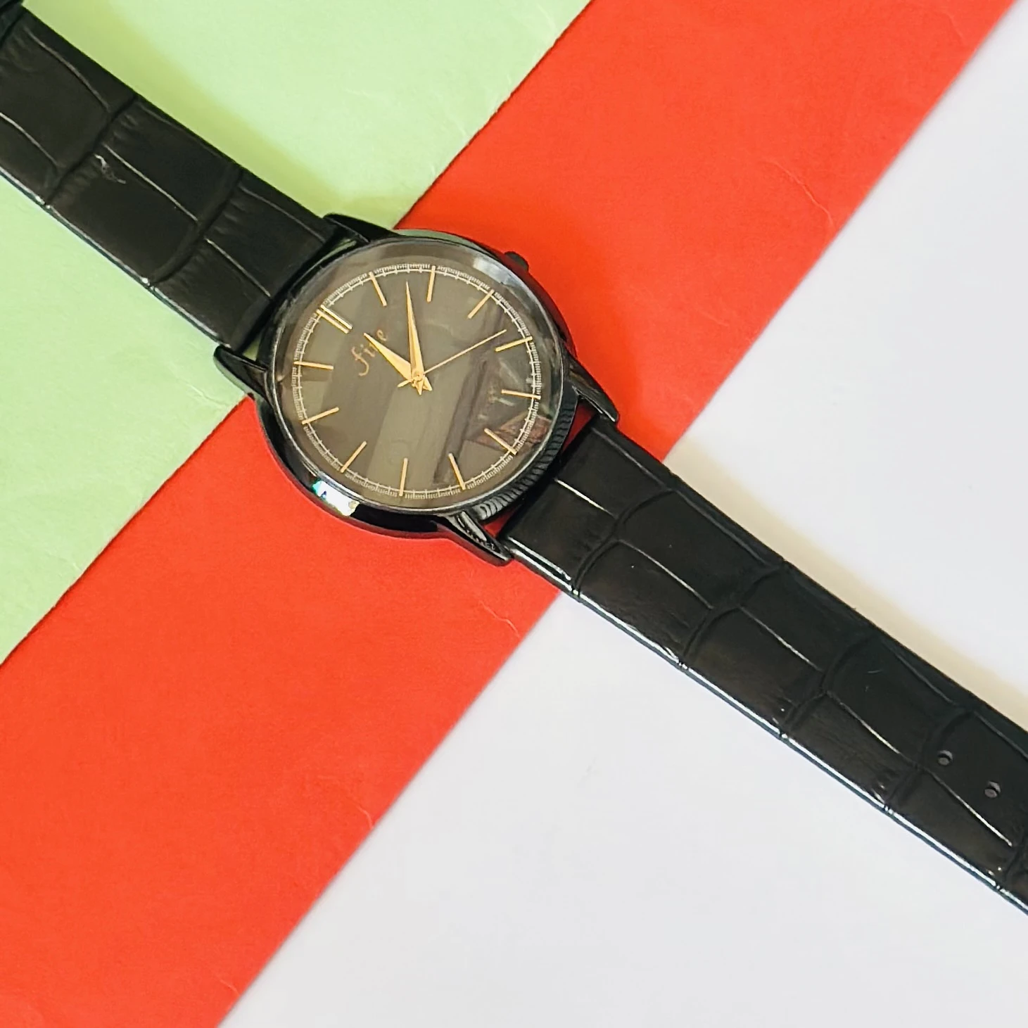 Quartz Analog Black Dial Leather Strap Watch for Men.