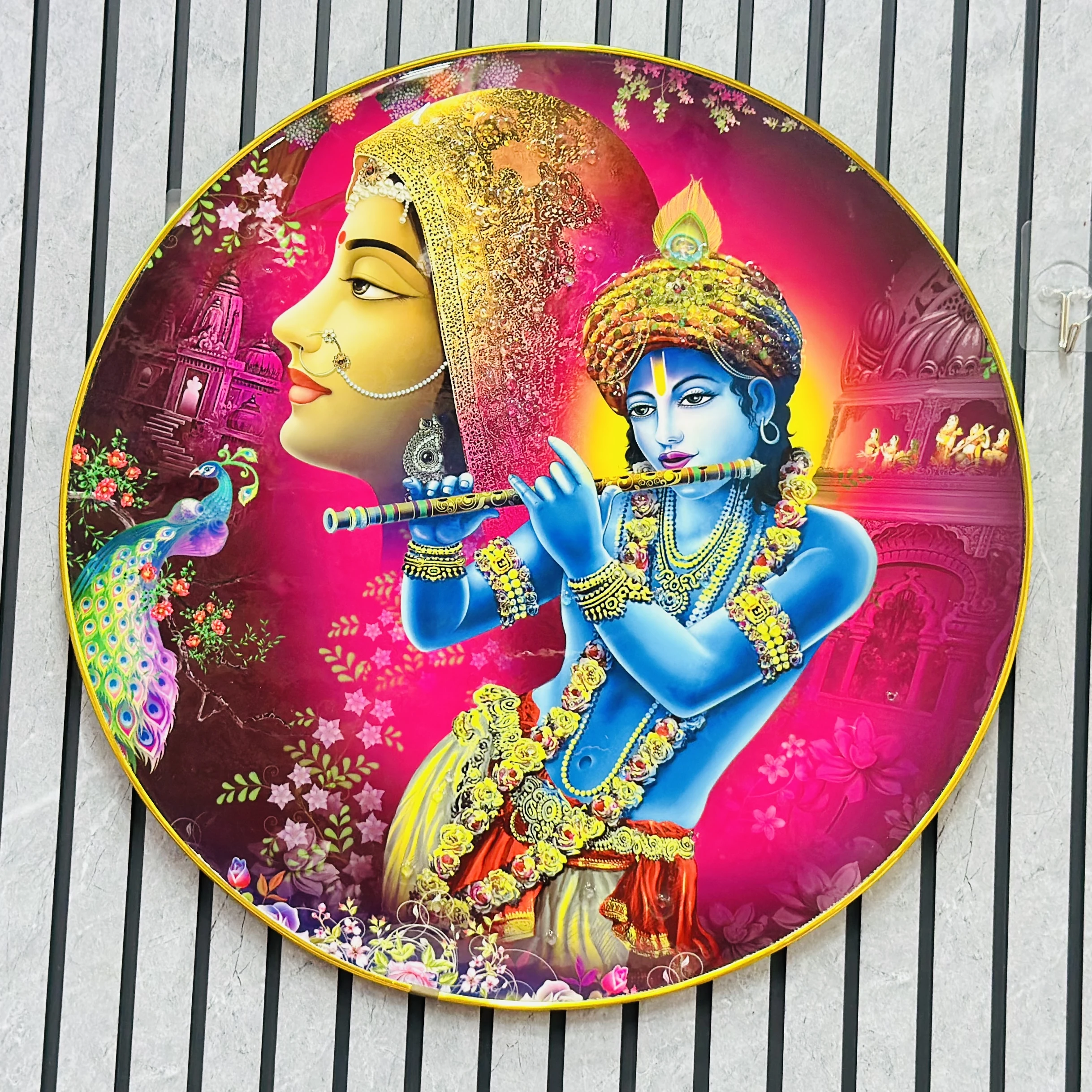 Round Radha Krishna piece (SKU-VBJQJ3)